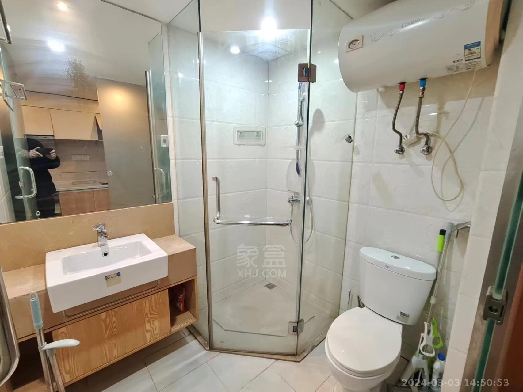 大汉希尔顿 1室1厅1卫 1300.00元/月 大汉希尔顿 1室1厅1卫 1300.00元/月室内图