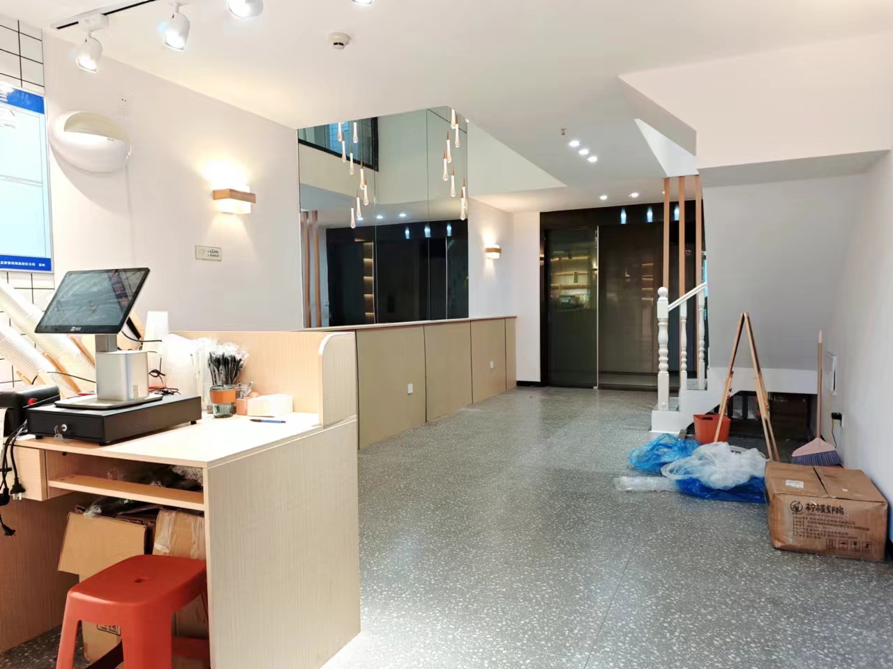 恒大滨河左岸  1室1厅1卫   2200.00元/月室内图