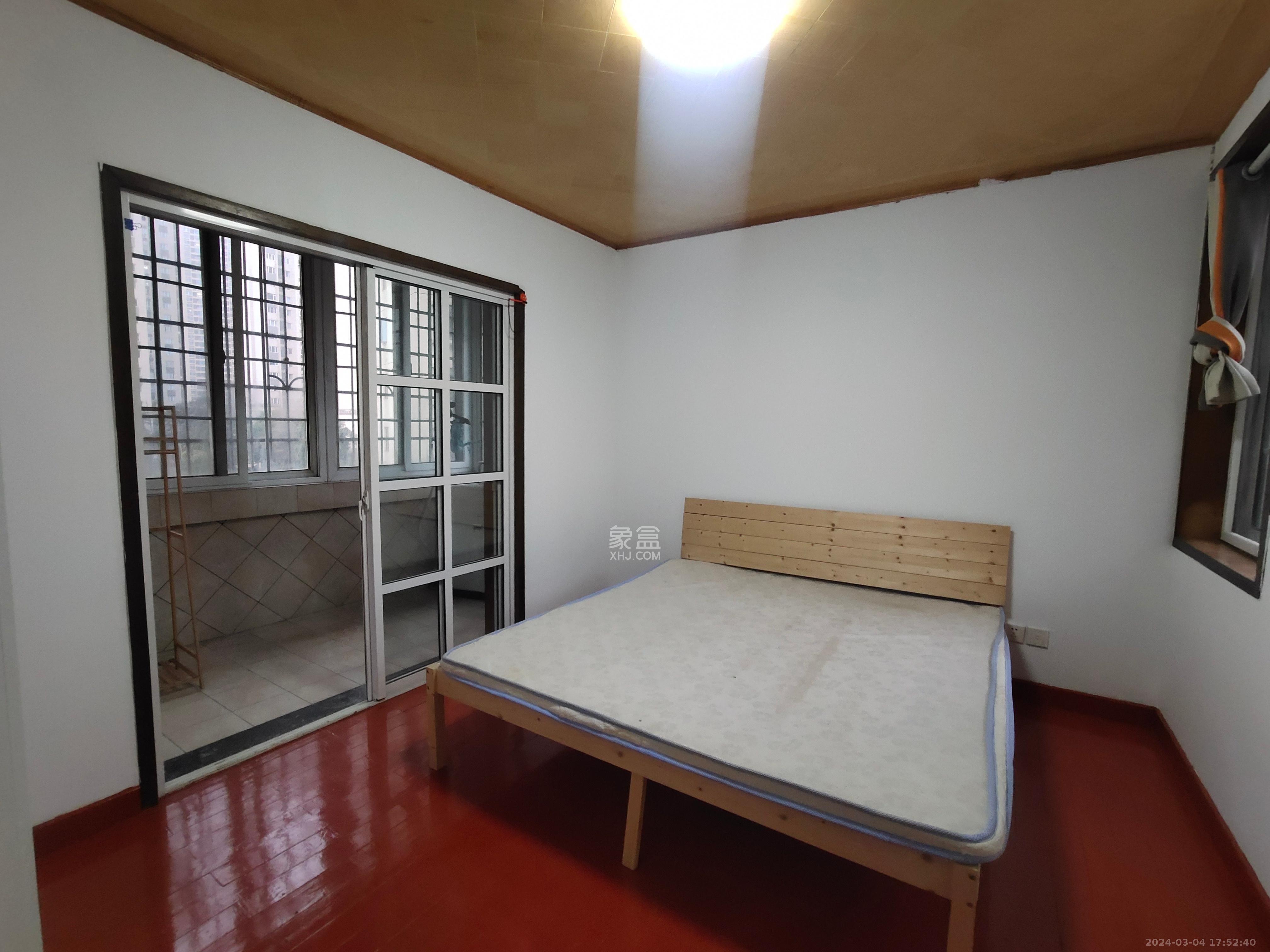 芙蓉别墅山庄（嘉湘华庭）  3室2厅1卫    3000.0元/月室内图