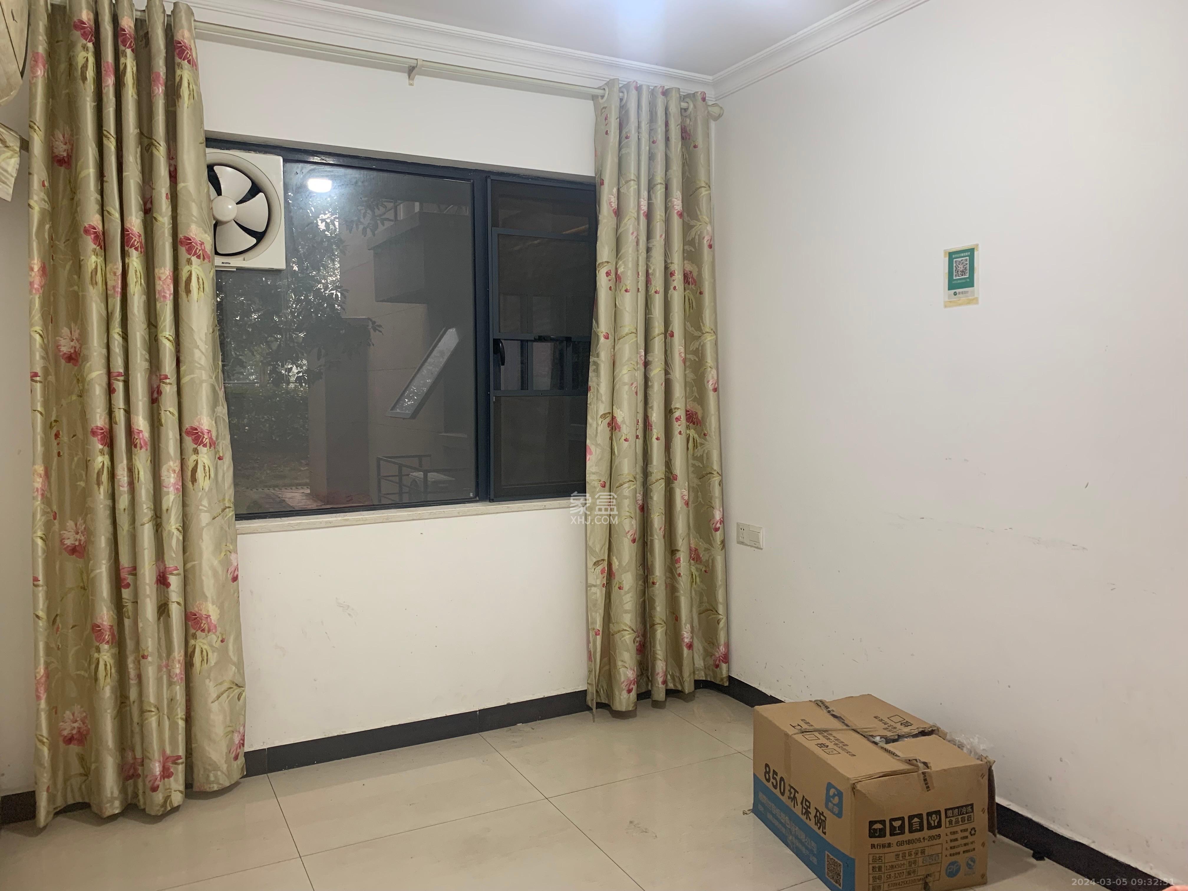 鑫远玲珑  4室1厅2卫   3200.00元/月室内图