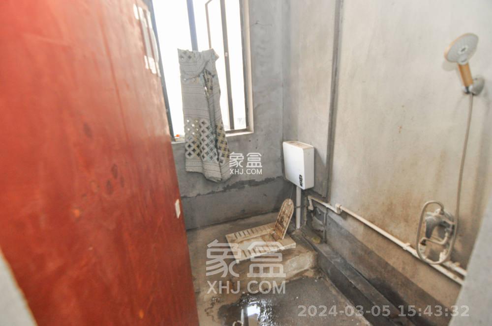 长房梅溪香山  4室2厅2卫   2200.00元/月室内图
