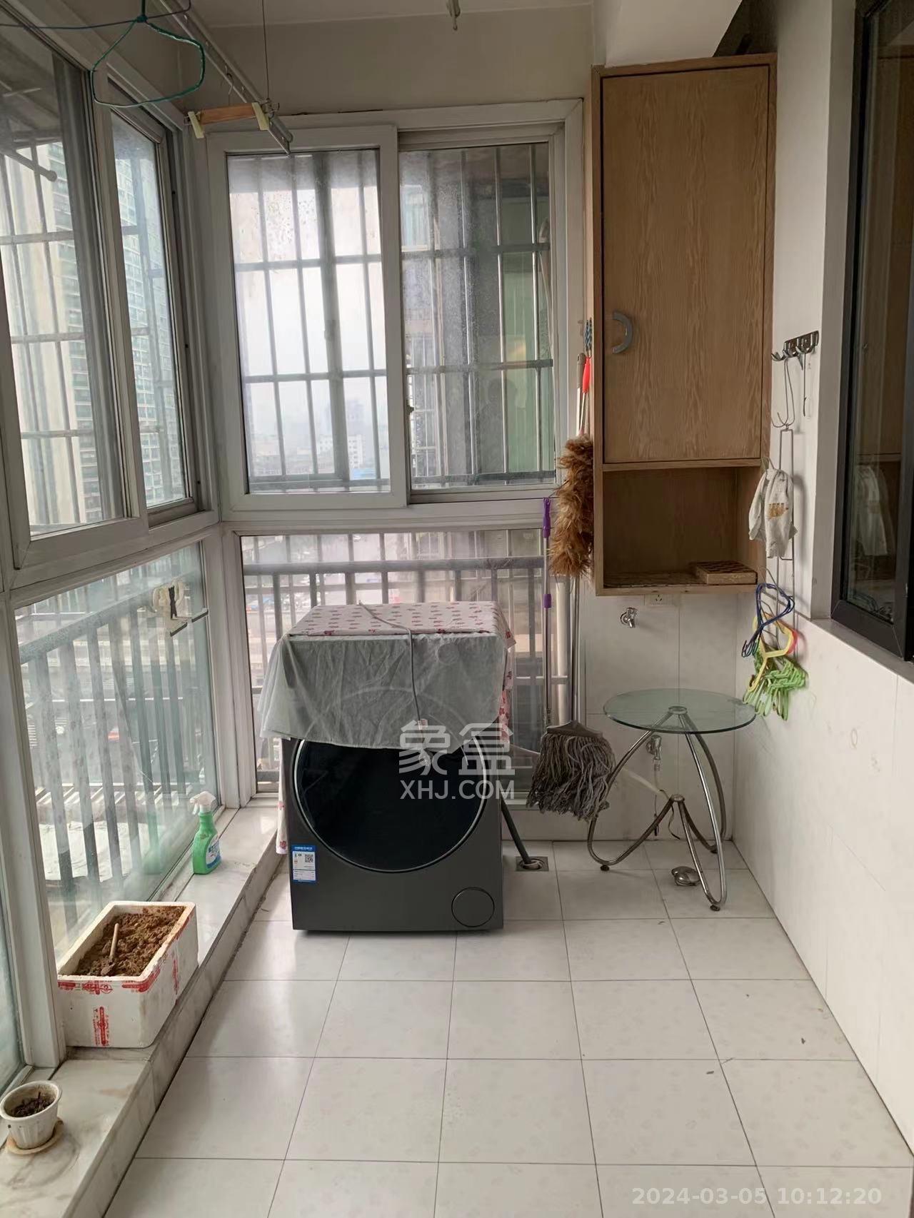 丽景新贵  4室2厅2卫   3200.00元/月室内图
