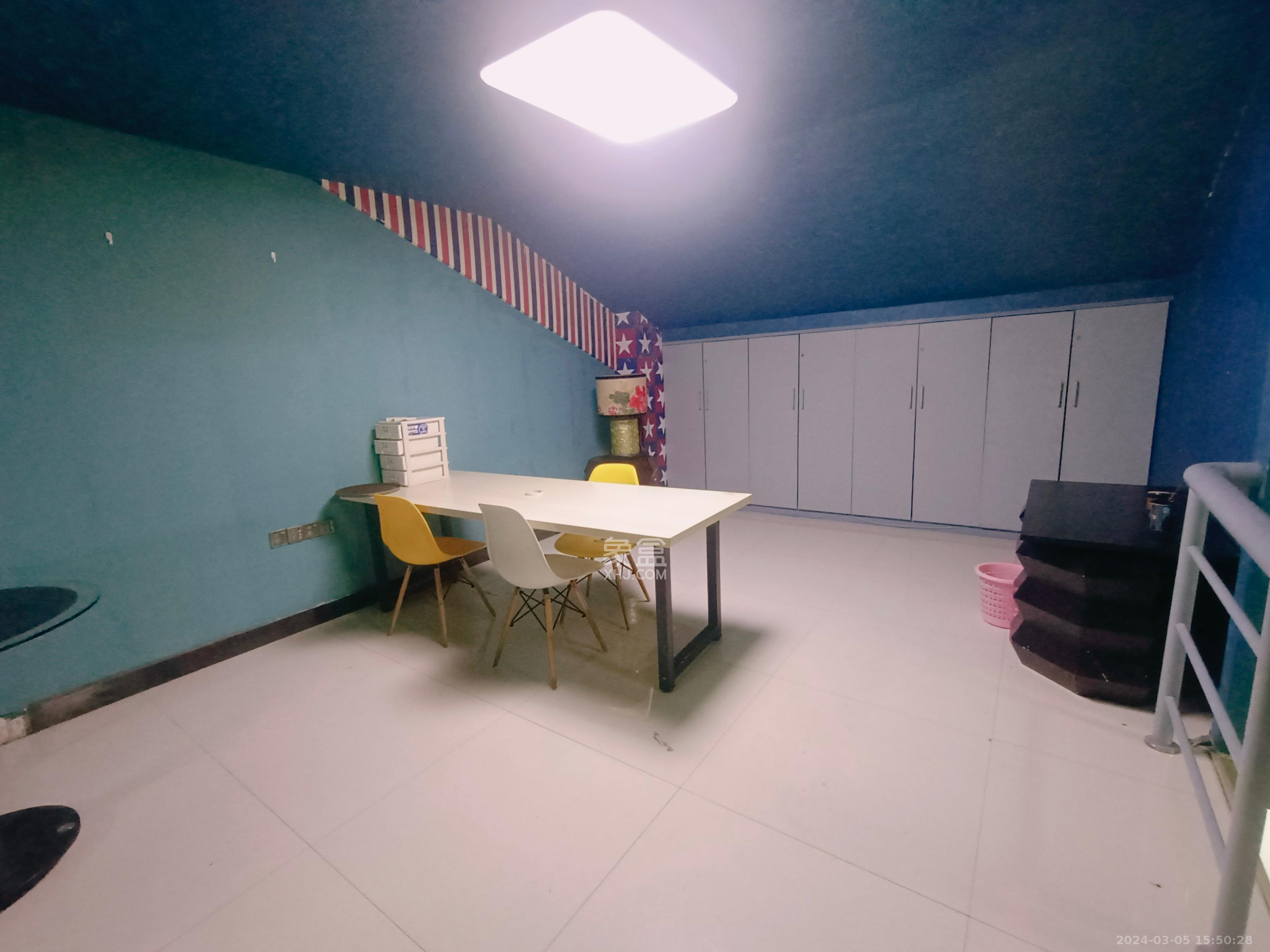 鸿铭中心  4室2厅1卫   3800.00元/月室内图