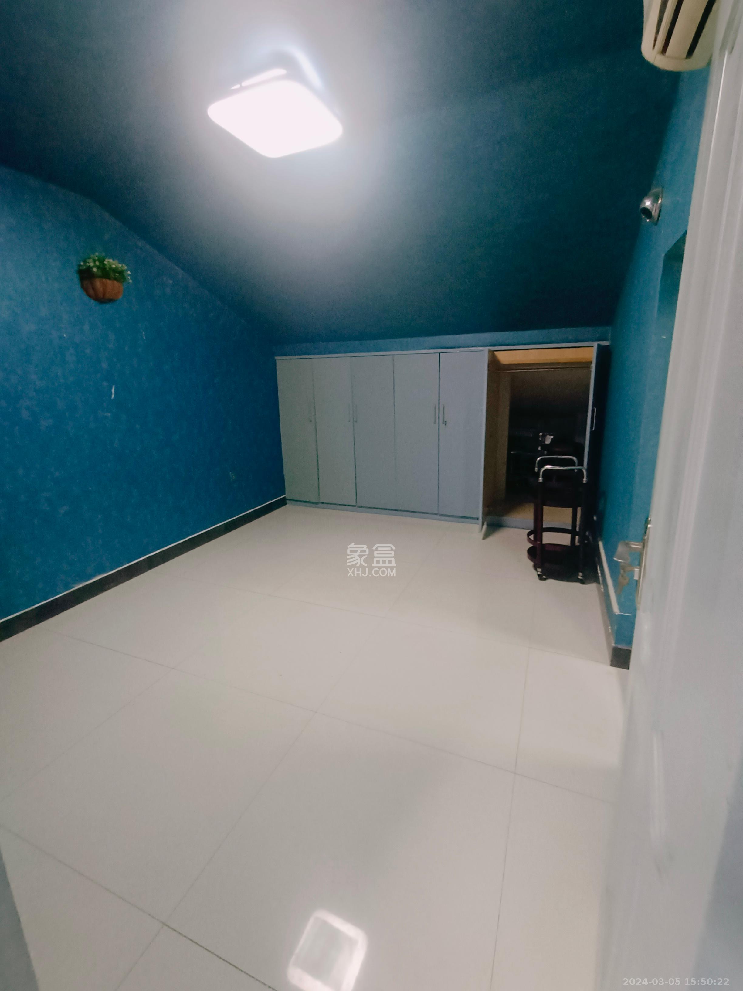 鸿铭中心  4室2厅1卫   3800.00元/月室内图