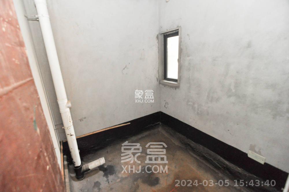 长房梅溪香山  4室2厅2卫   2200.00元/月室内图