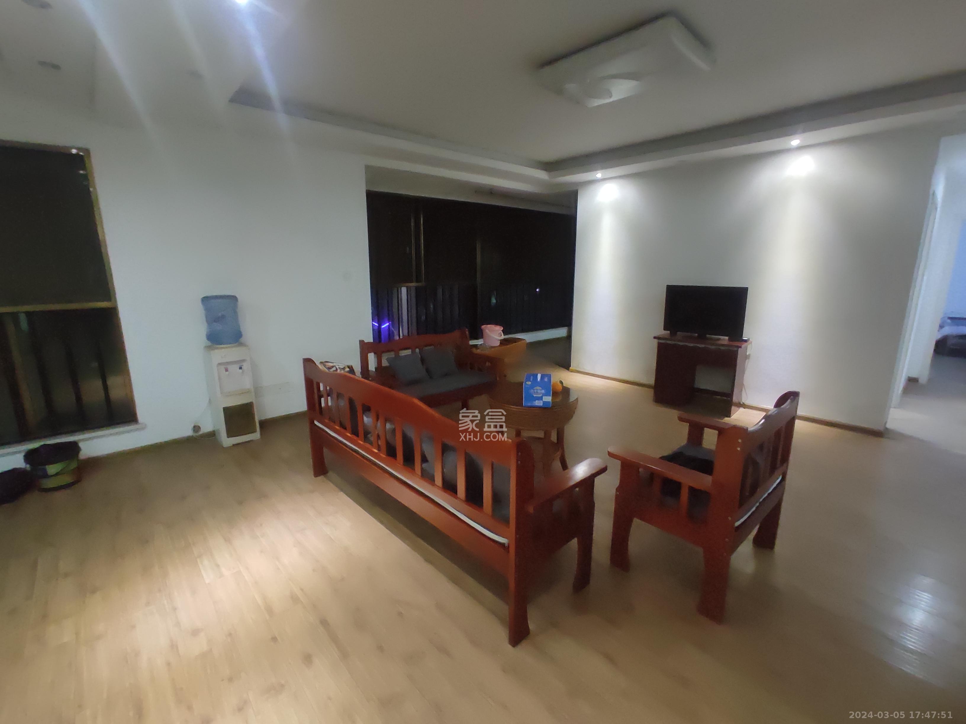 锑都家园  2室2厅2卫   1800.00元/月室内图