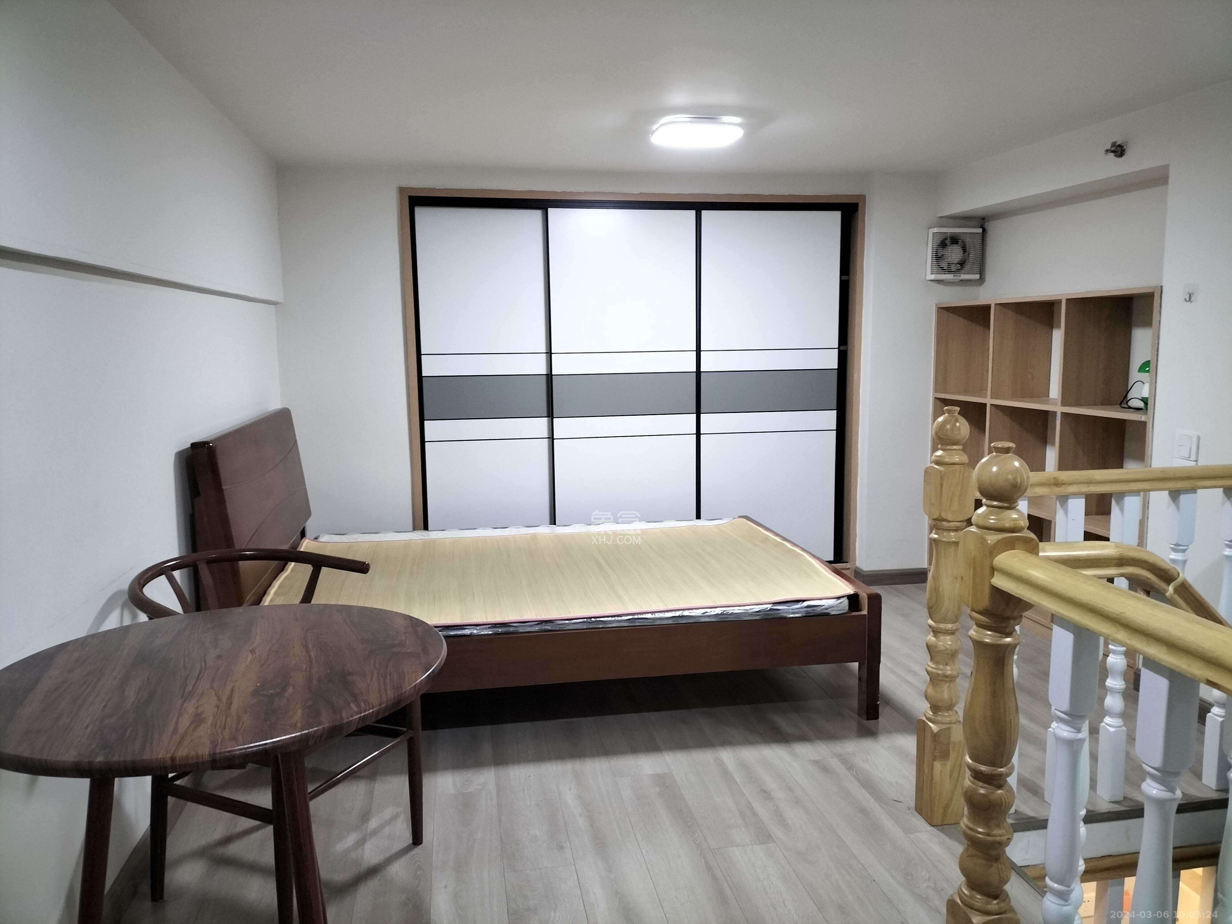 长房时代小镇  2室2厅1卫    2000.0元/月室内图