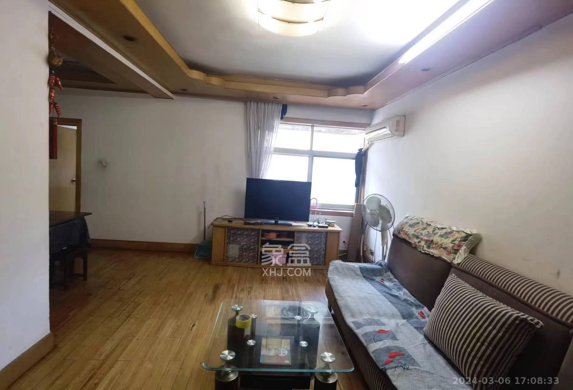 警校新村  3室2厅1卫   1800.00元/月室内图
