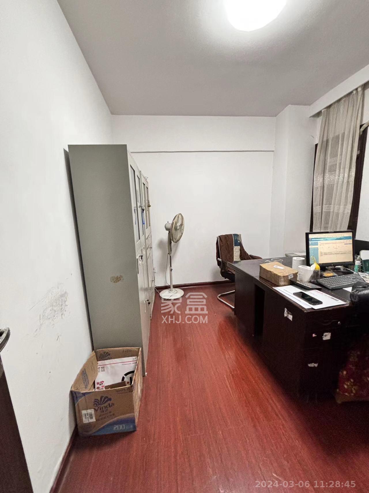 时代先锋  2室2厅1卫   2000.00元/月室内图