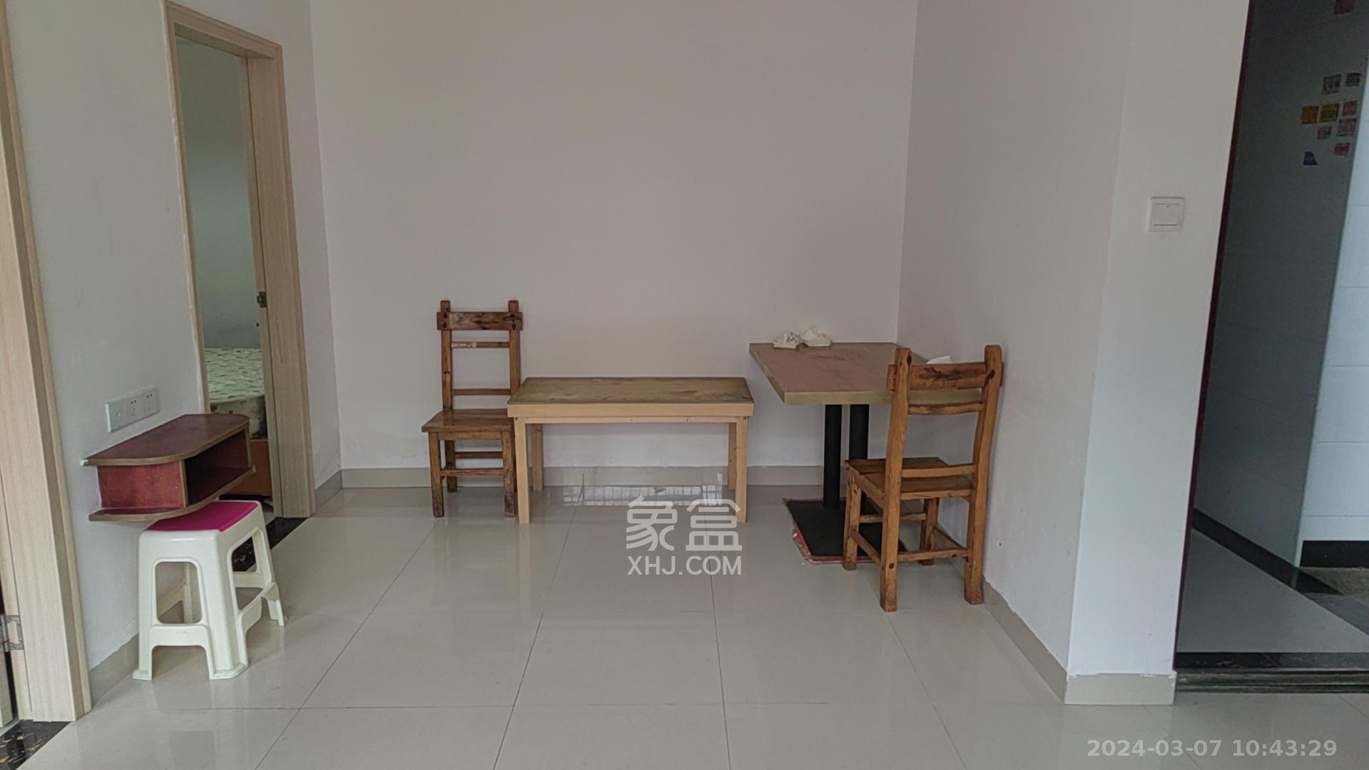 龙塘安置区（龙塘小区）  0室0厅0卫   1400.00元/月室内图