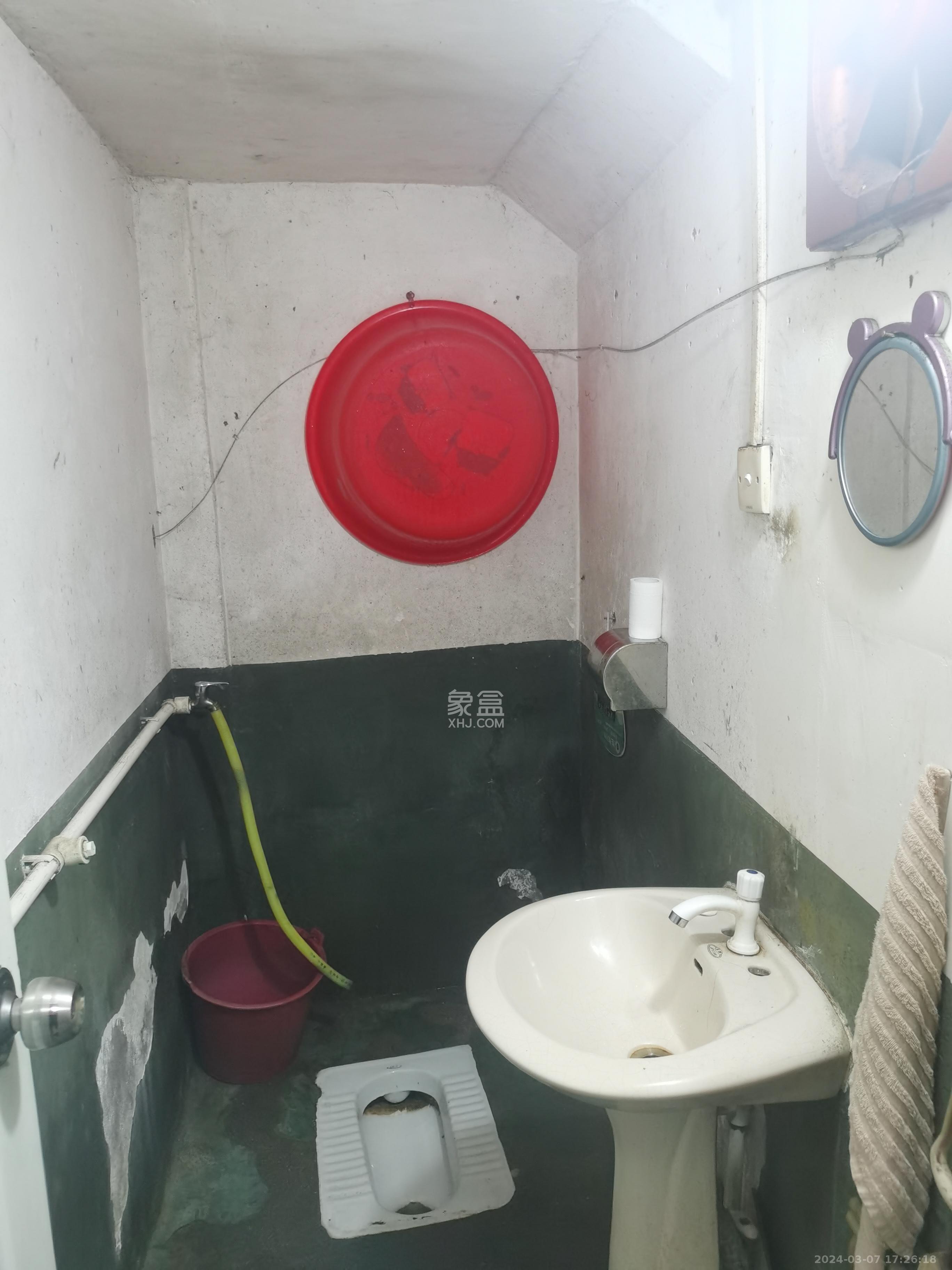 开源鑫阁   57.0㎡     2000.00元/月室内图