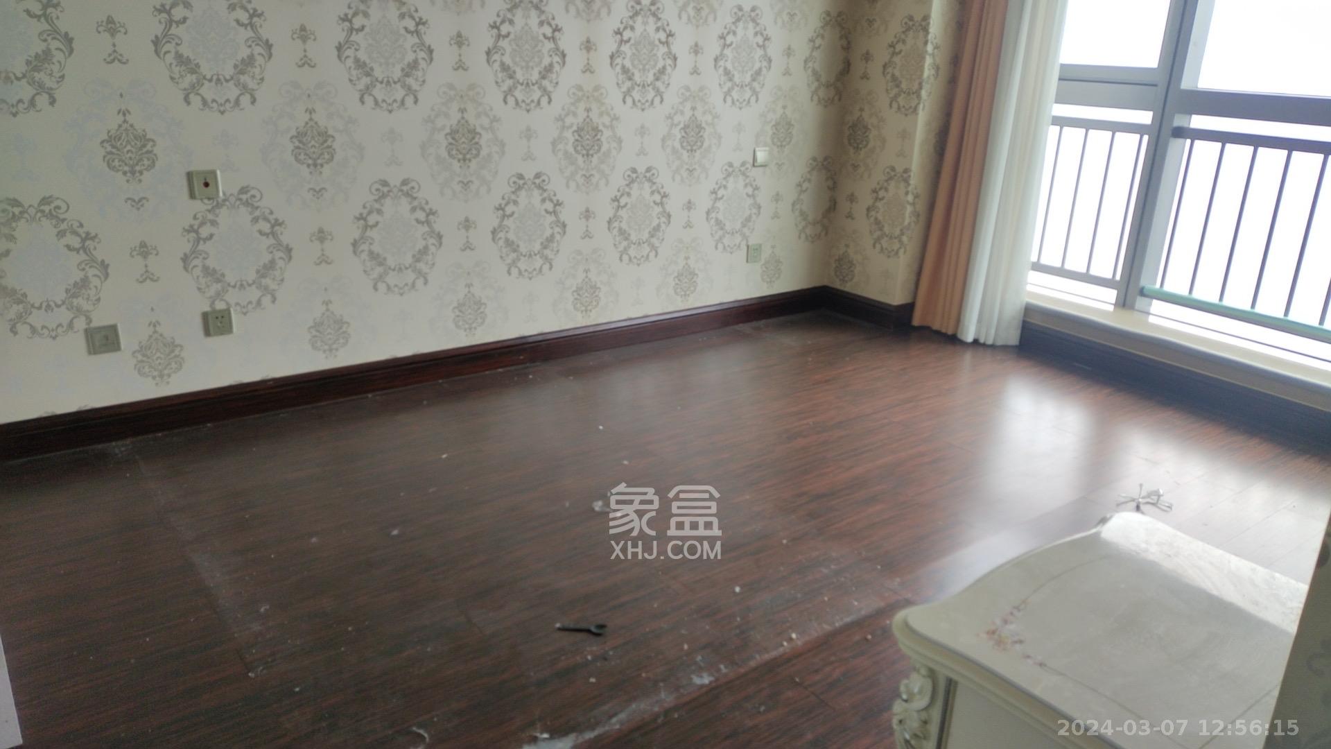 华远隆玺  3室2厅3卫   12000.00元/月室内图