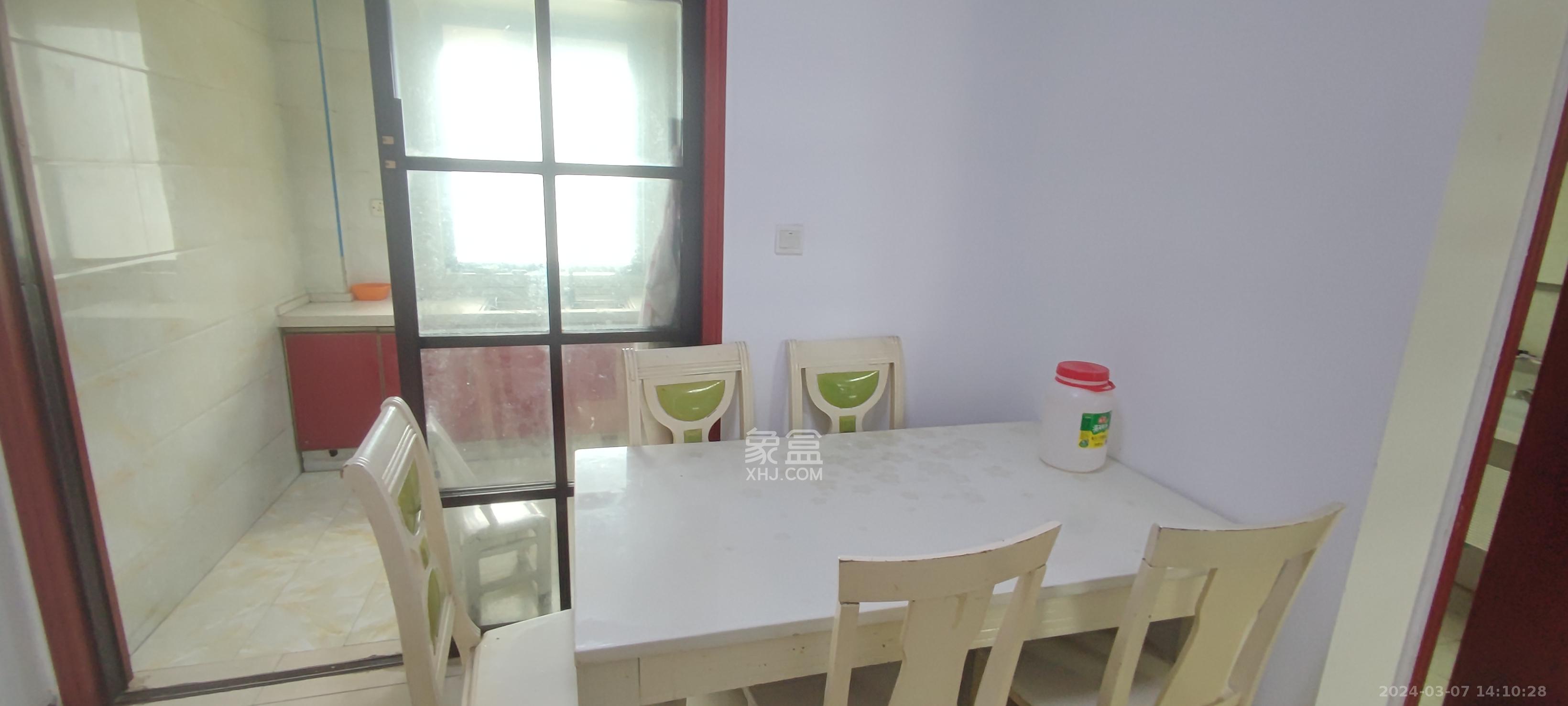 中建麓山和苑  3室2厅2卫   2200.00元/月室内图