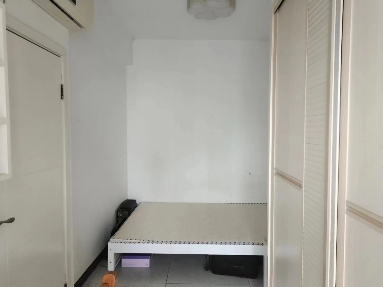 景明佳园 0室0厅0卫 1200.00元/月 景明佳园 0室0厅0卫 1200.00元/月室内图