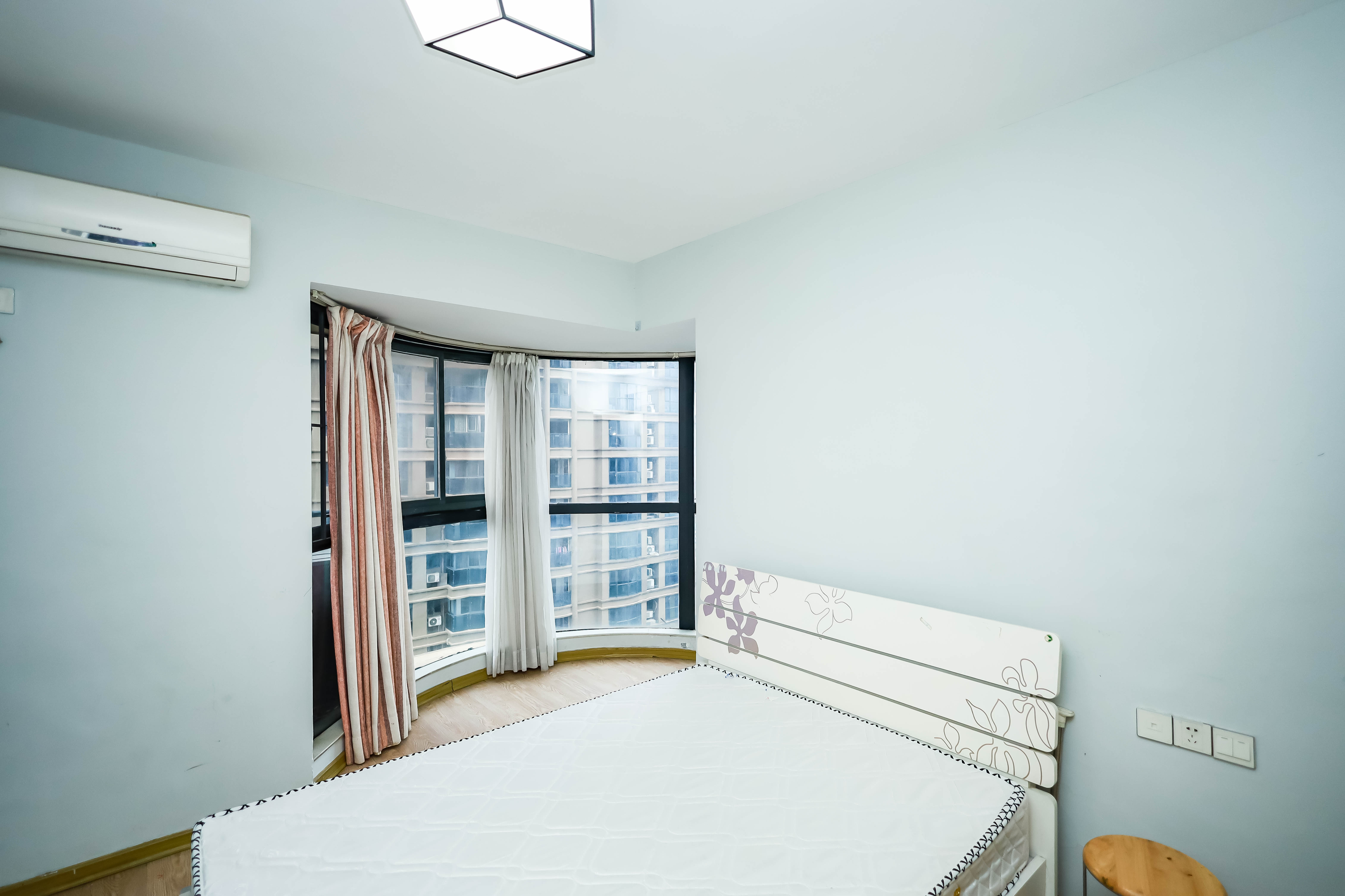 永祺西京 2室2厅1卫 100.0万 永祺西京 2室2厅1卫 100.0万卧室