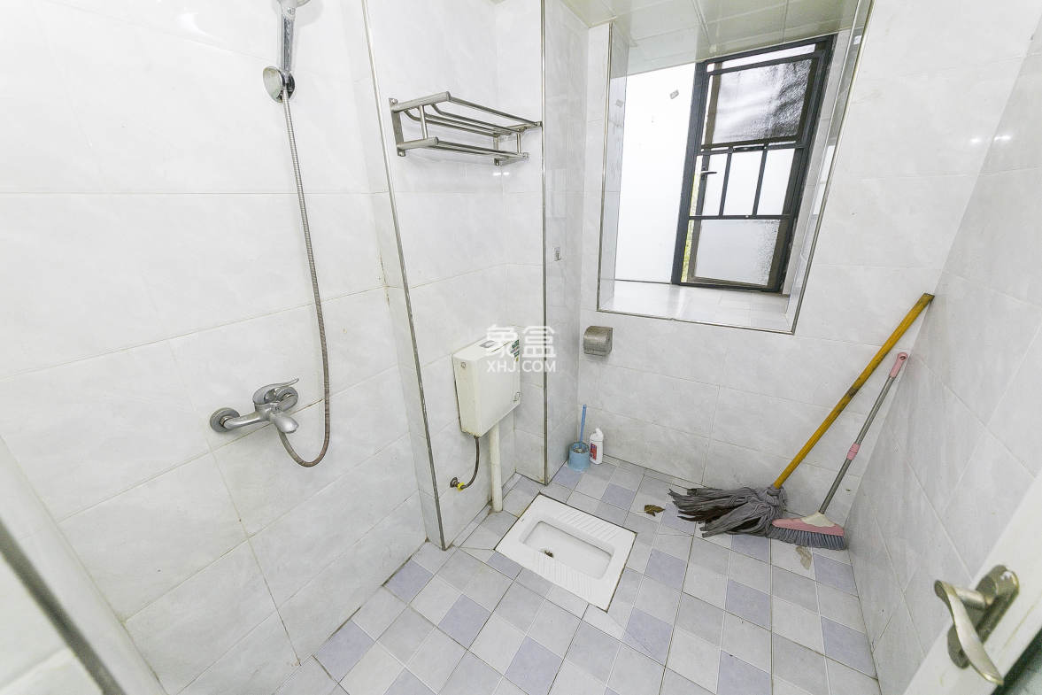 轻盐阳光CEO(轻盐雅苑)(轻奢时代) 3室2厅2卫 100.0万 轻盐阳光CEO(轻盐雅苑)(轻奢时代) 3室2厅2卫 100.0万卫生间