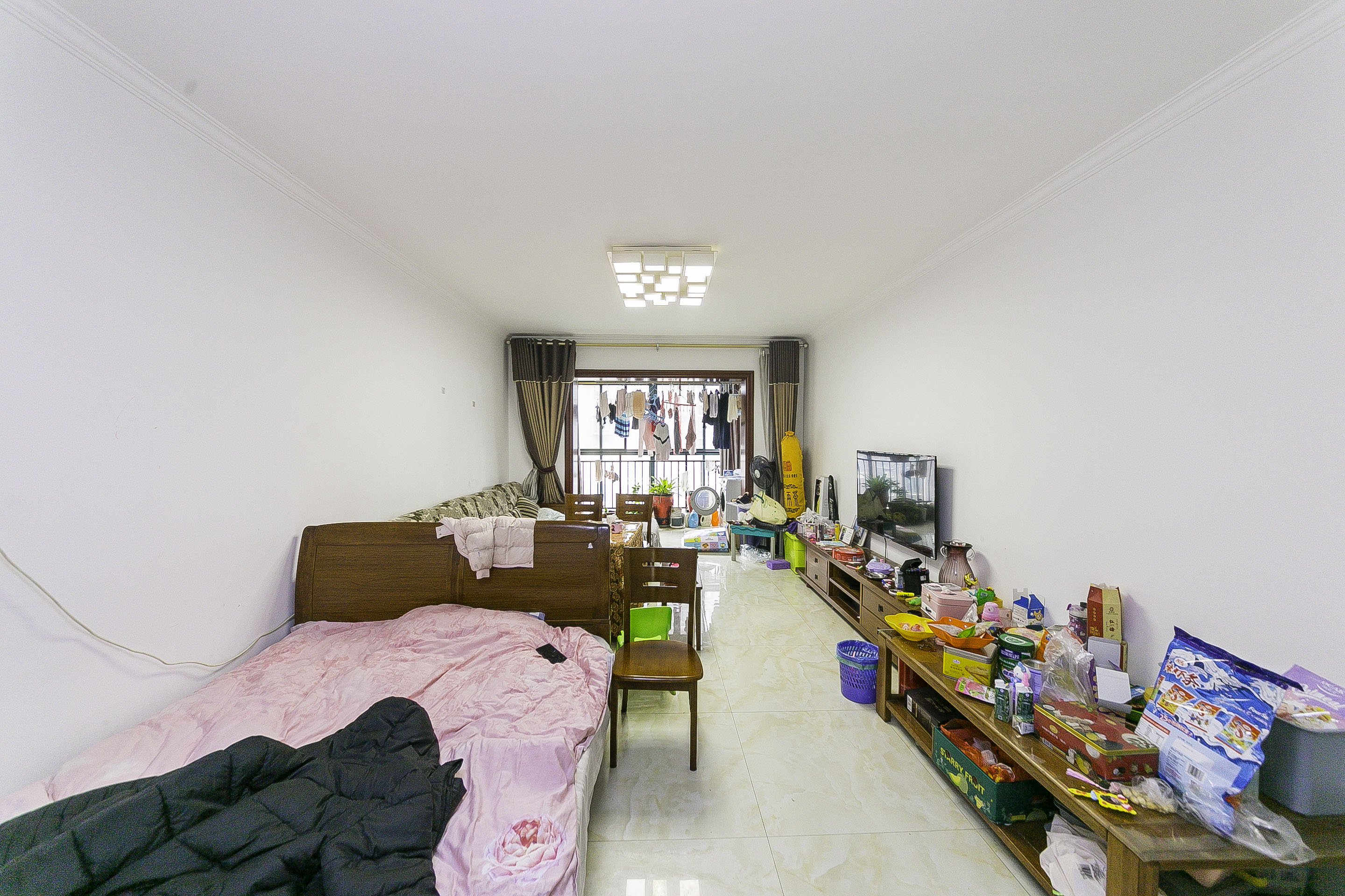 星城荣域  3室2厅2卫   211.00万客厅