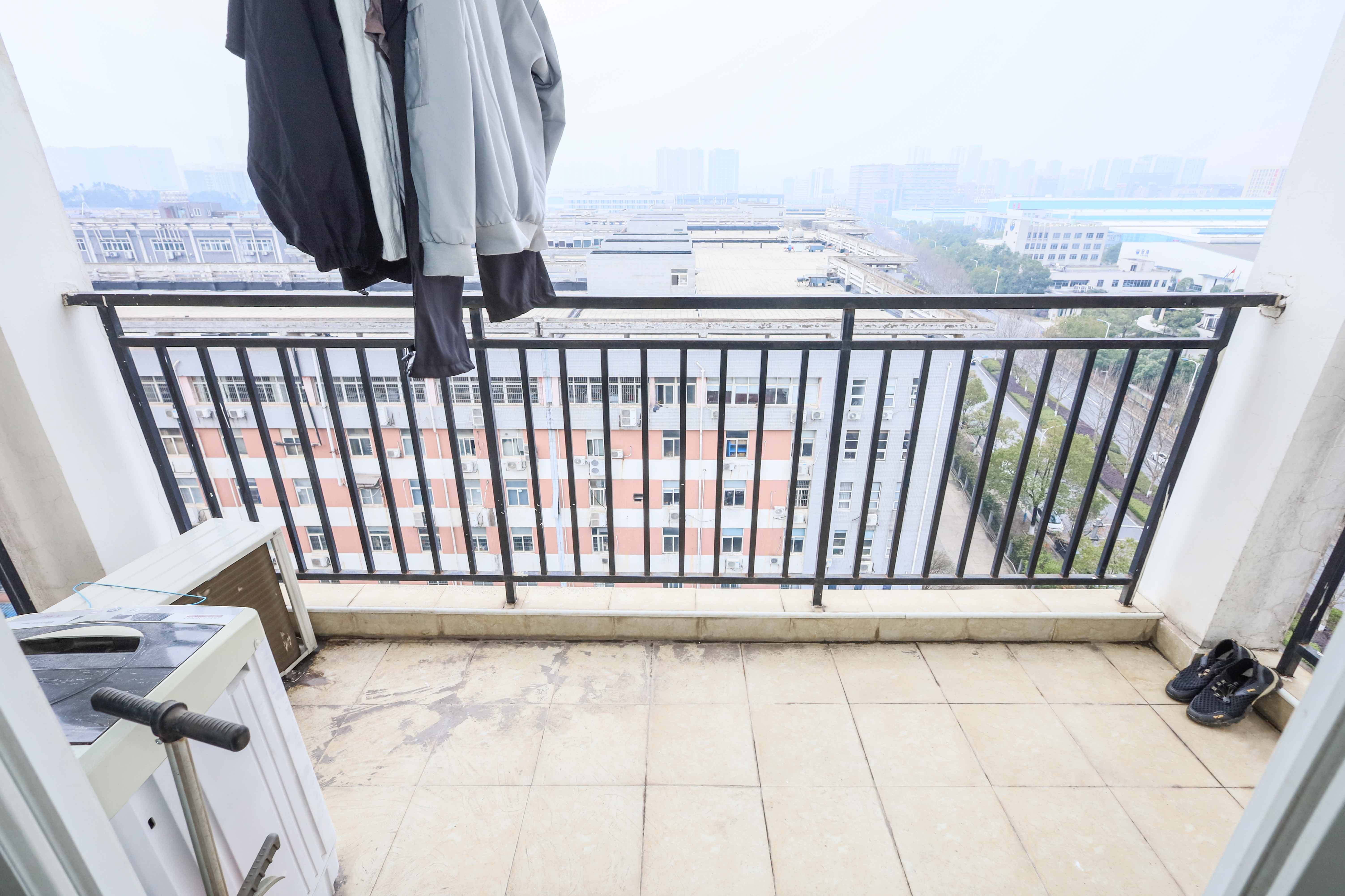 可可小城（麓谷可可小城)  2室2厅1卫   65.00万阳台