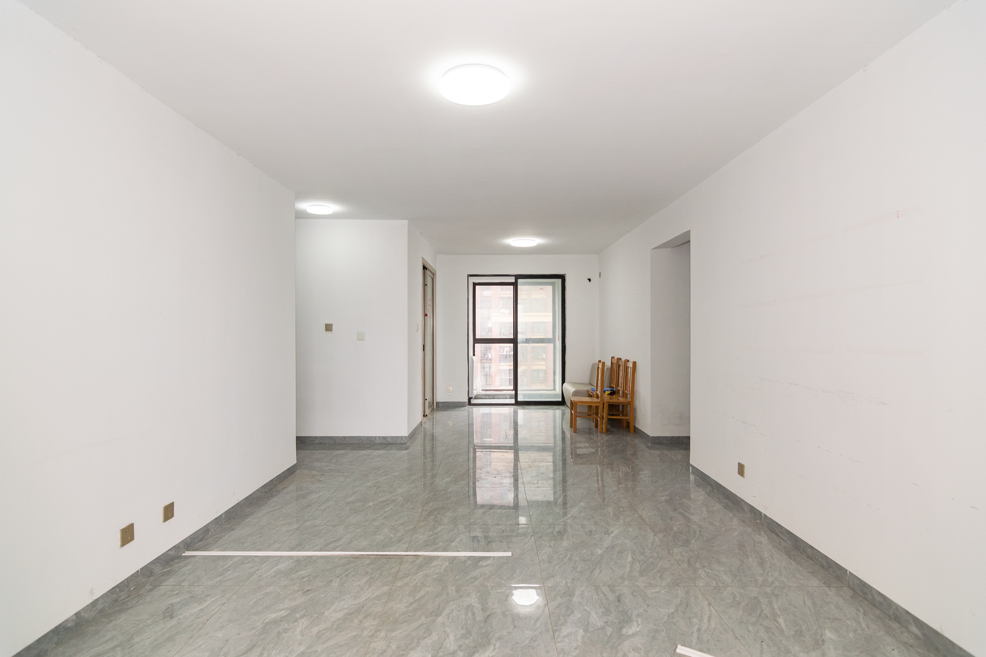 新城国际花都 3室2厅2卫 80.0万 新城国际花都 3室2厅2卫 80.0万客厅