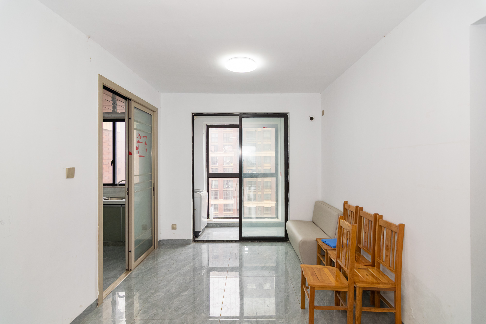 新城国际花都 3室2厅2卫 80.0万 新城国际花都 3室2厅2卫 80.0万客厅