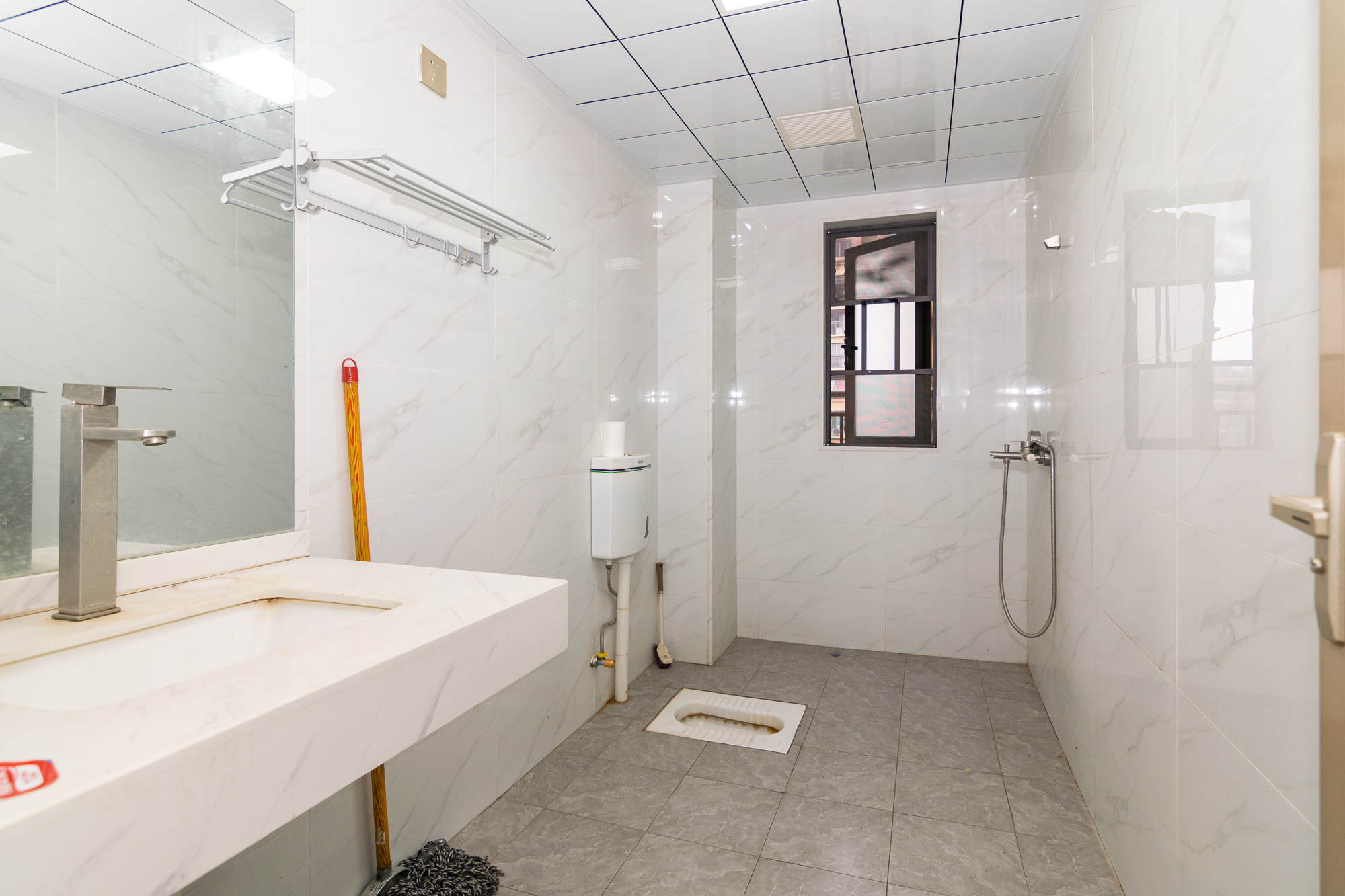 新城国际花都 3室2厅2卫 80.0万 新城国际花都 3室2厅2卫 80.0万卫生间