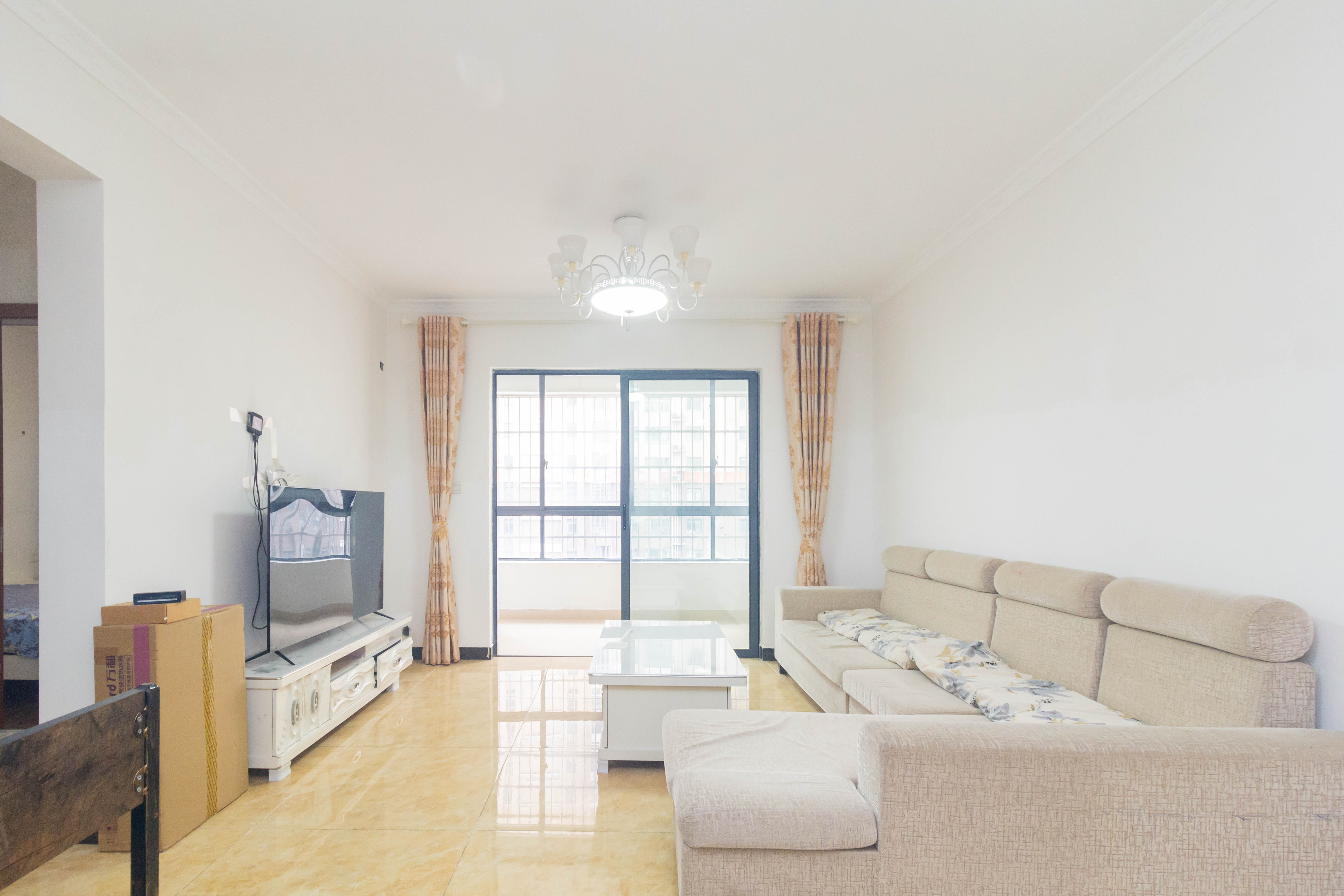 中国铁建国际城二期 3室2厅1卫 41.8万 中国铁建国际城二期 3室2厅1卫 41.8万客厅