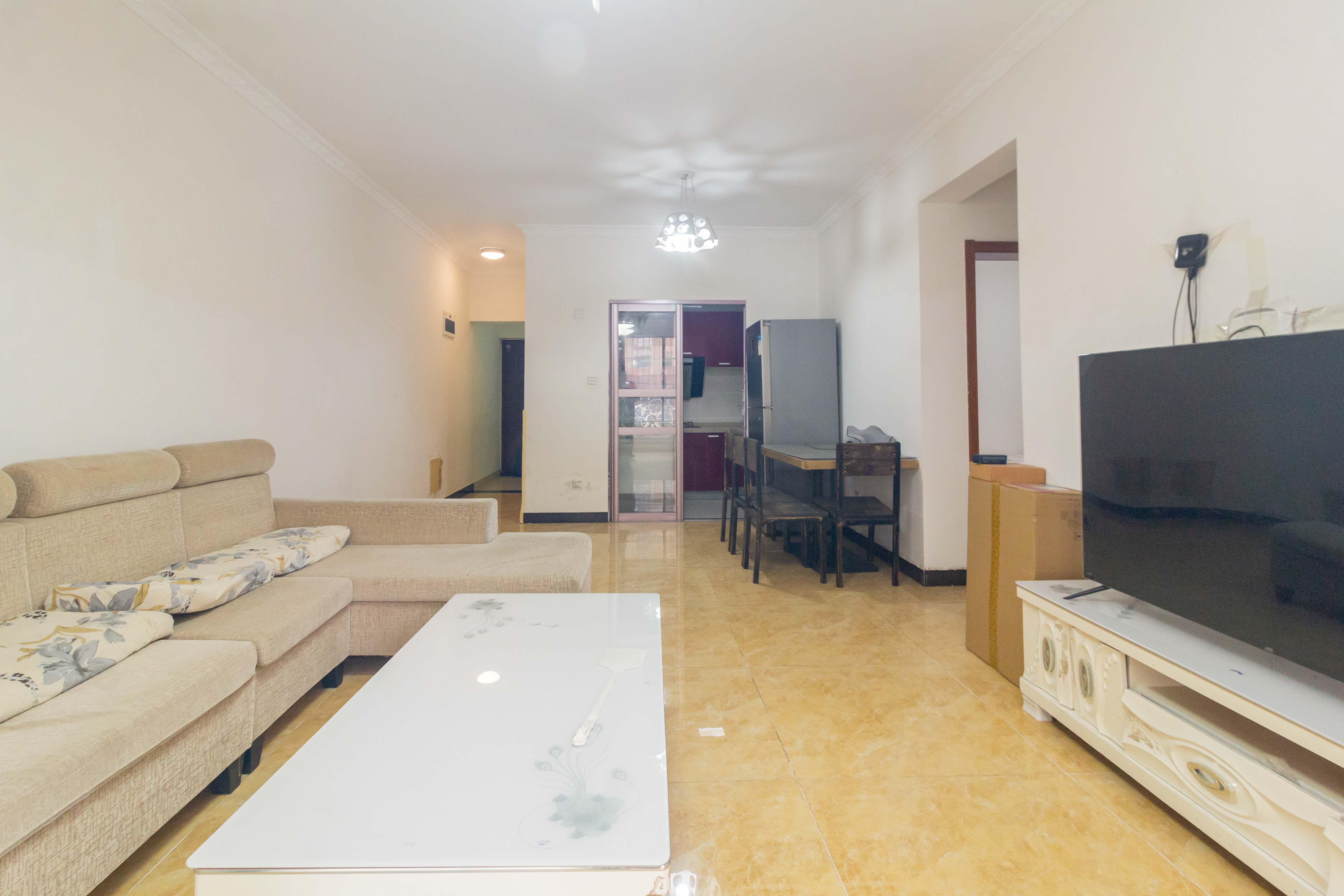 中国铁建国际城二期 3室2厅1卫 41.8万 中国铁建国际城二期 3室2厅1卫 41.8万客厅