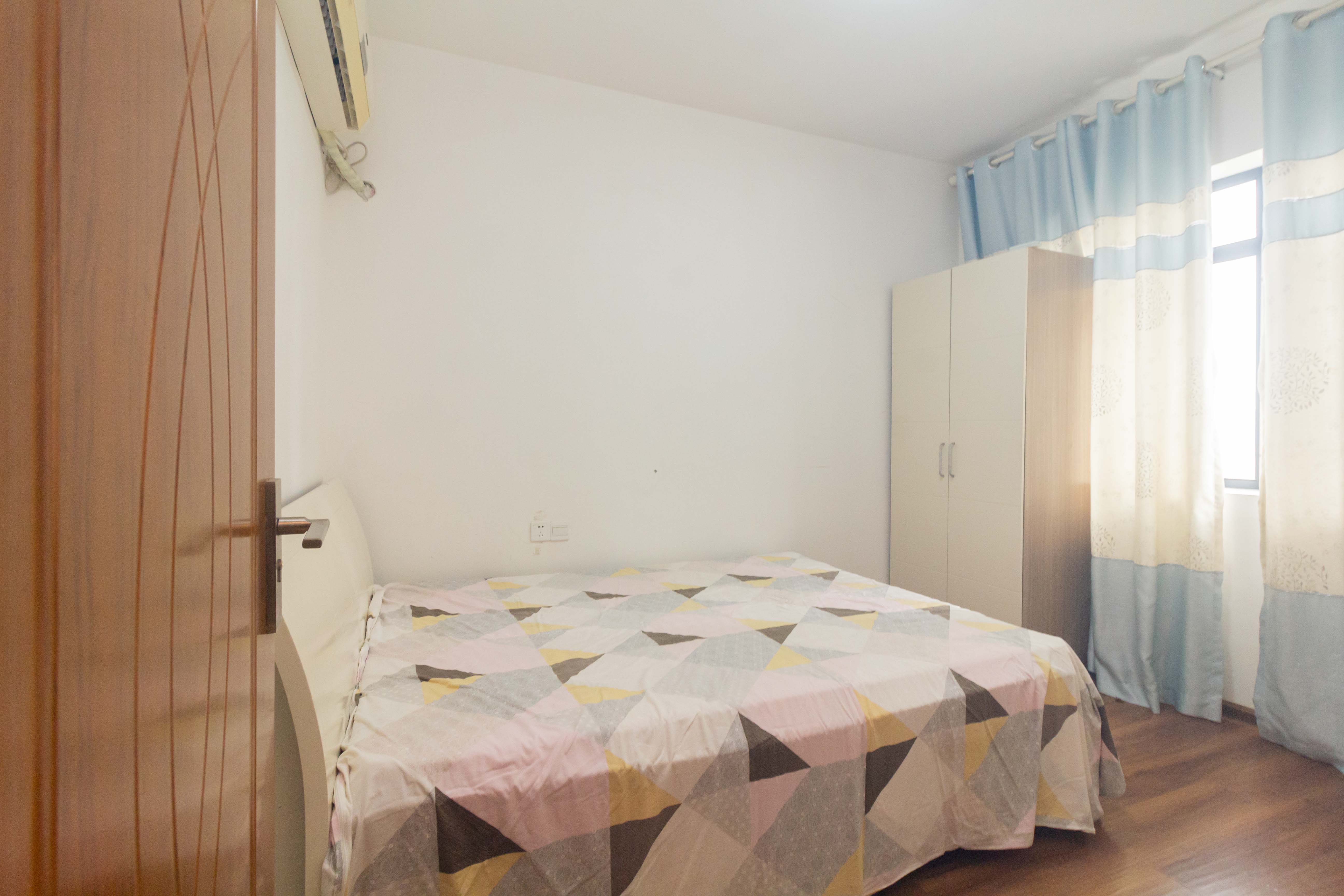 中国铁建国际城二期 3室2厅1卫 41.8万 中国铁建国际城二期 3室2厅1卫 41.8万卧室