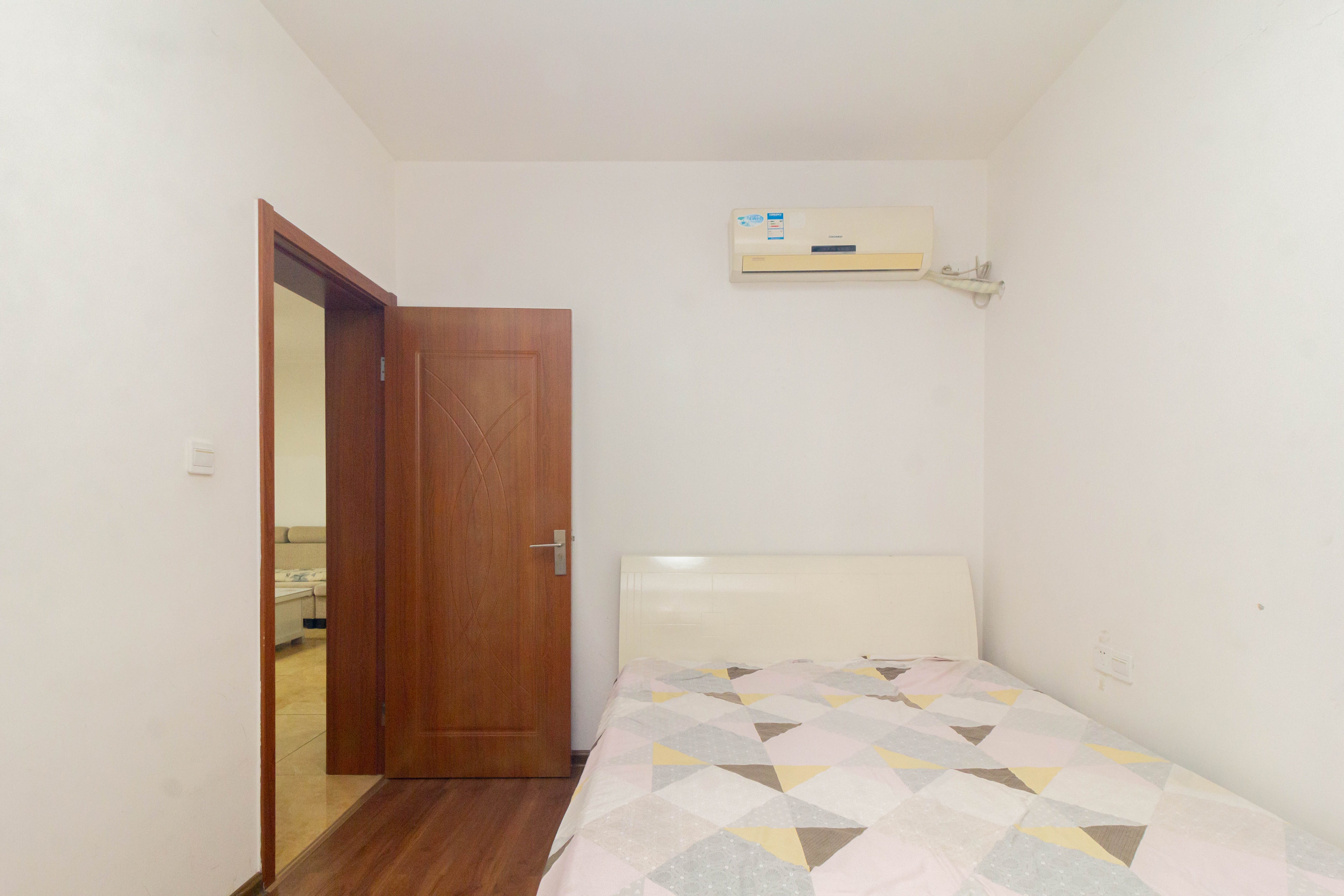 中国铁建国际城二期 3室2厅1卫 41.8万 中国铁建国际城二期 3室2厅1卫 41.8万卧室