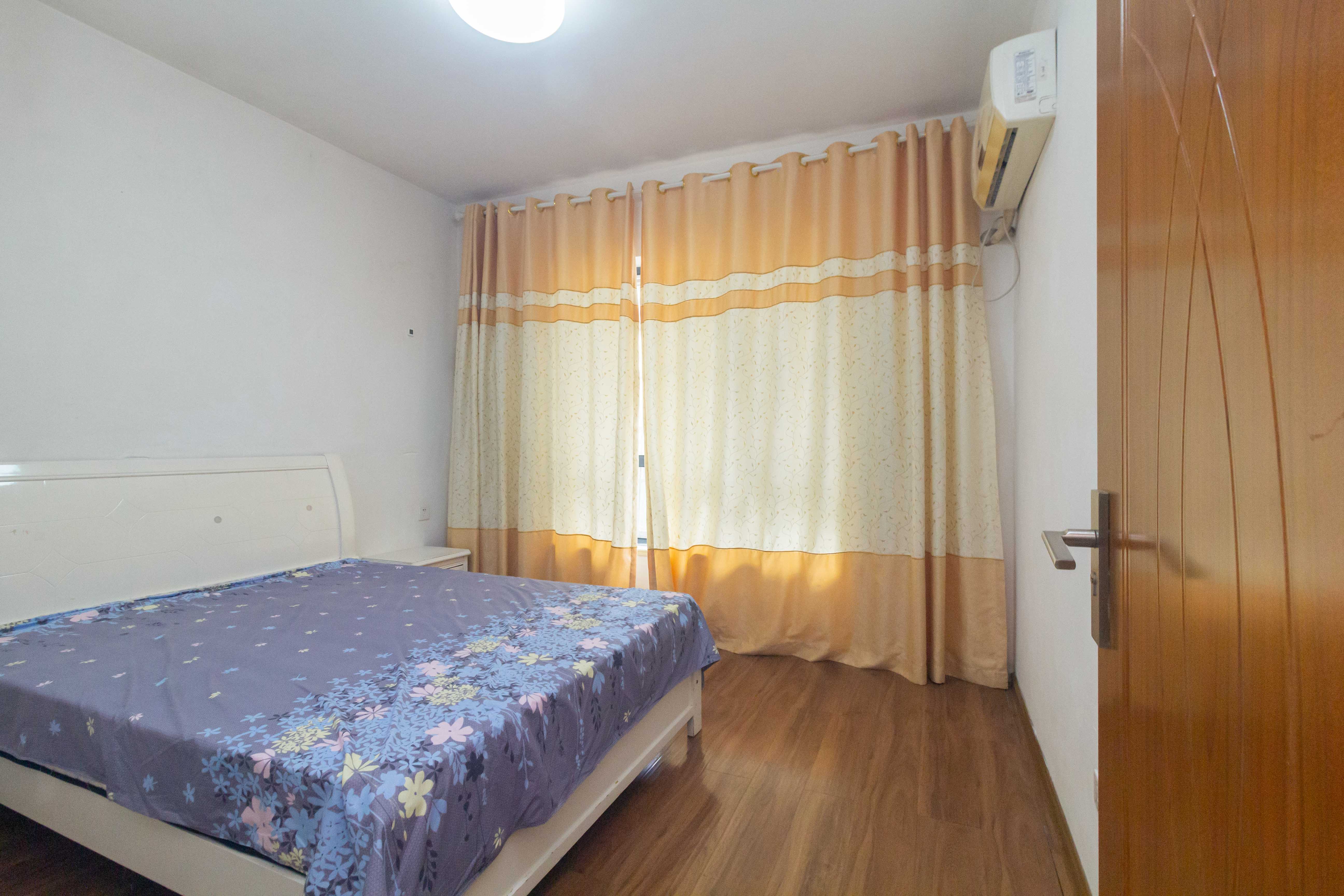 中国铁建国际城二期 3室2厅1卫 41.8万 中国铁建国际城二期 3室2厅1卫 41.8万卧室