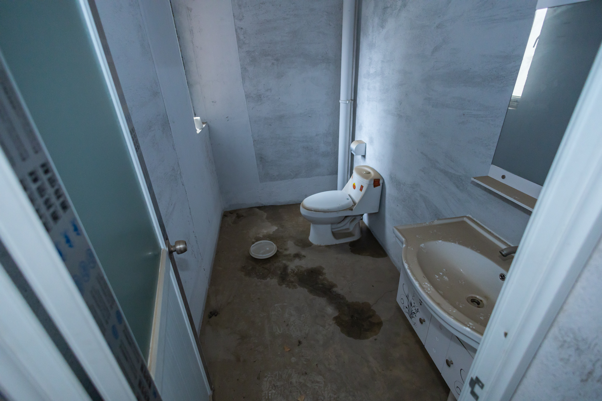 保利香槟国际  5室2厅1卫    306.0万 保利香槟国际  5室2厅1卫    306.0万卫生间