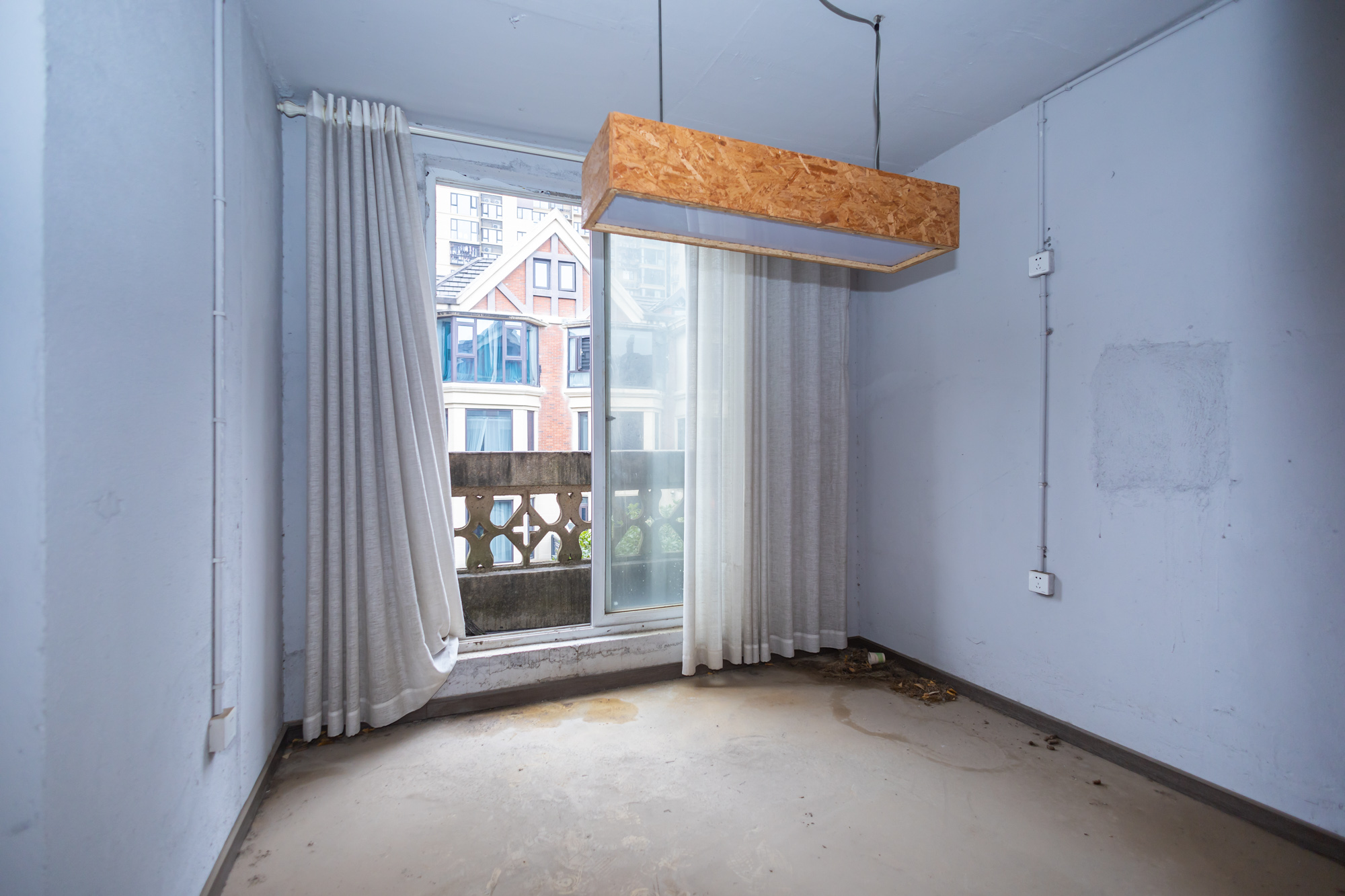 保利香槟国际  5室2厅1卫    306.0万 保利香槟国际  5室2厅1卫    306.0万卧室