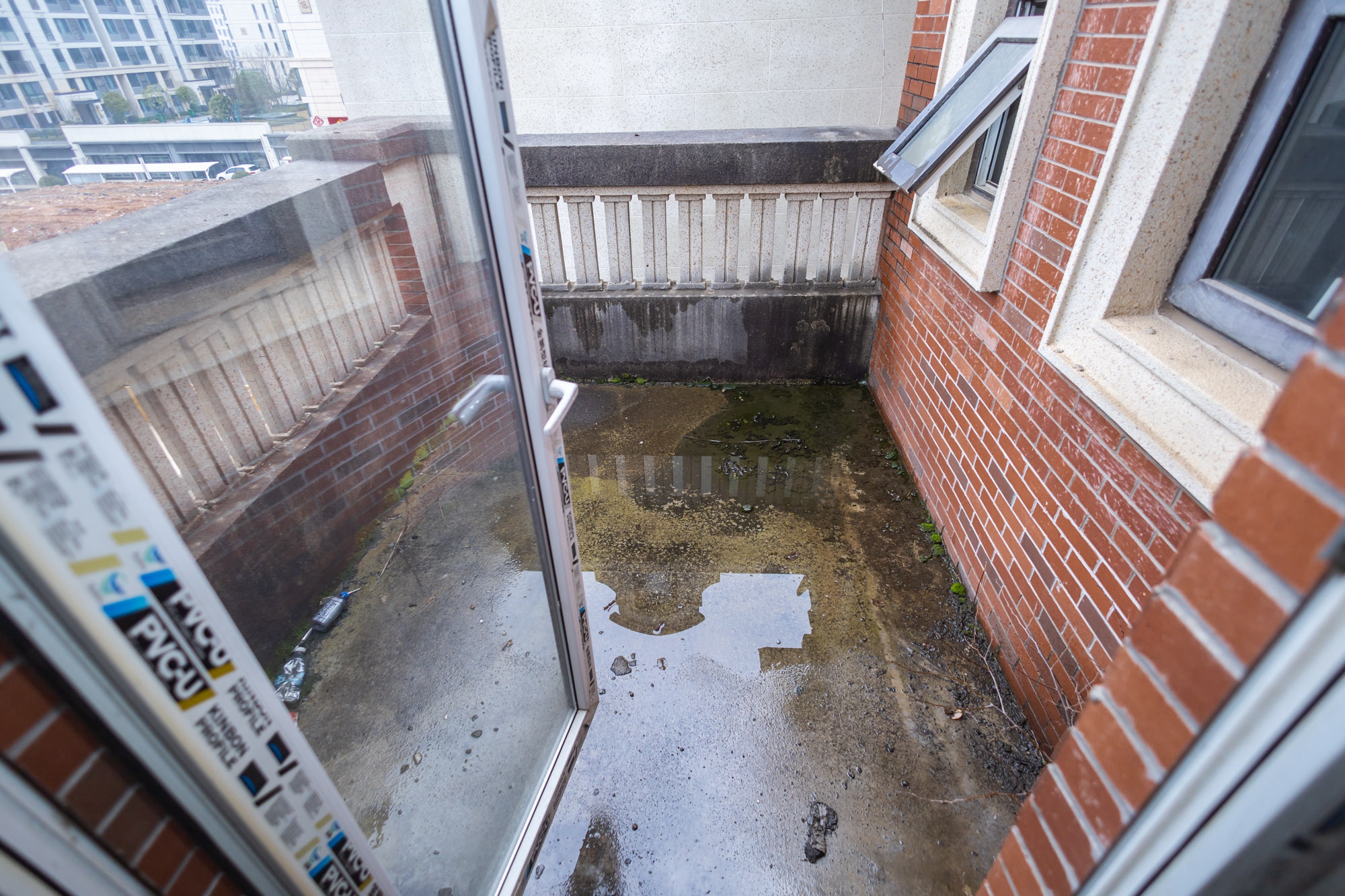 保利香槟国际  5室2厅1卫    306.0万 保利香槟国际  5室2厅1卫    306.0万阳台