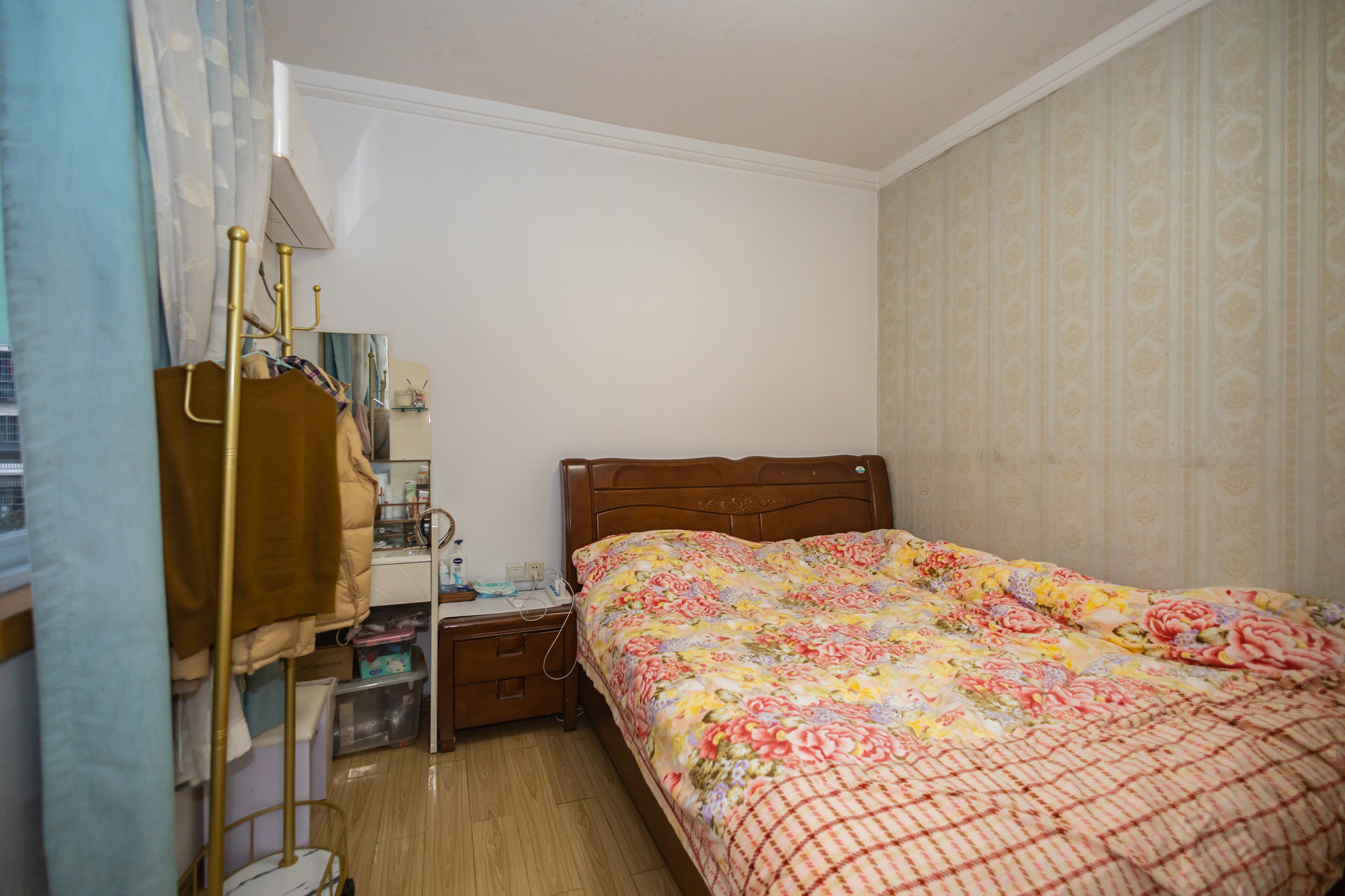 香槟小镇(香槟花苑) 3室2厅2卫 79.9万 香槟小镇(香槟花苑) 3室2厅2卫 79.9万卧室