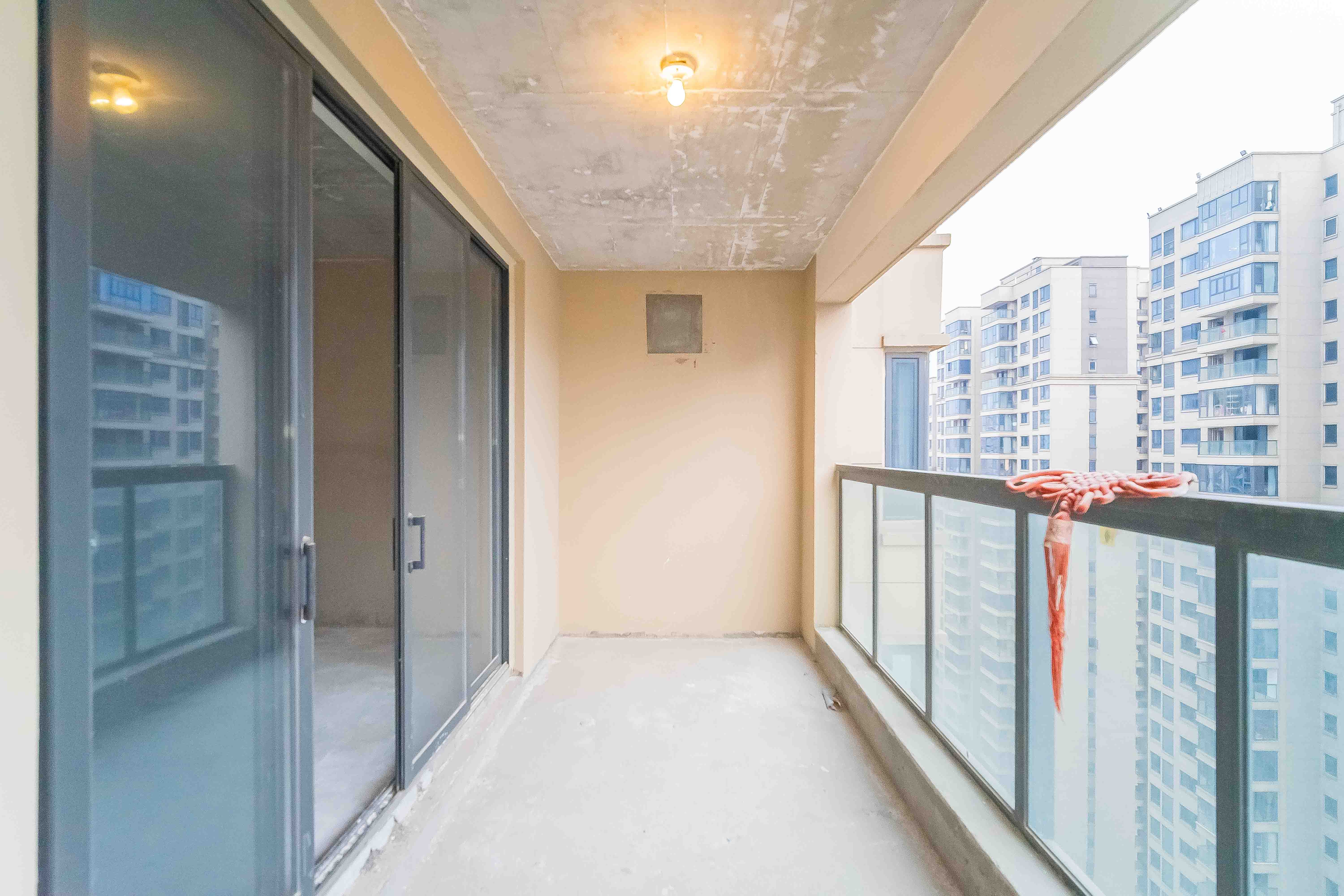 长房东旭国际  5室2厅2卫    240.0万其他