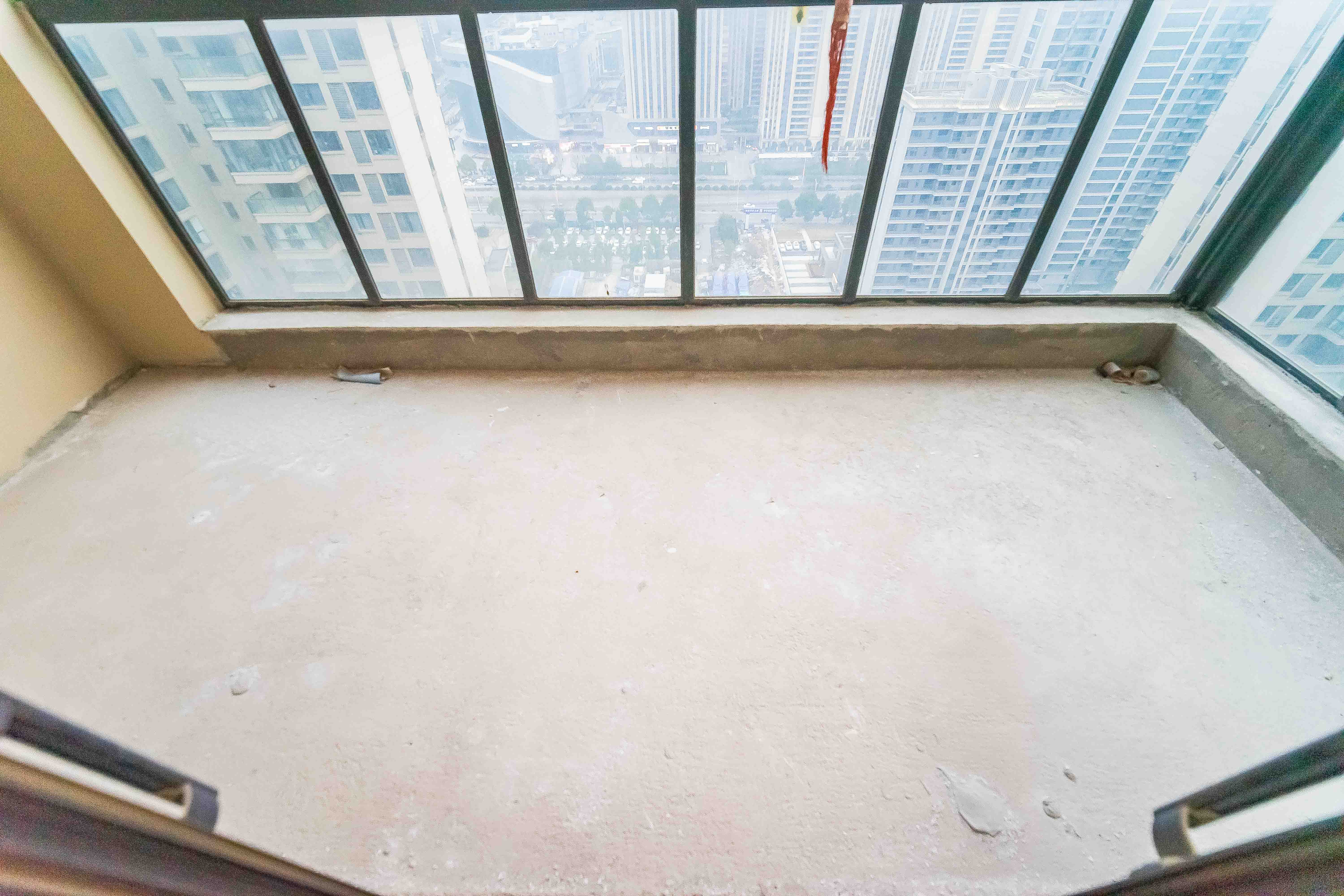 长房东旭国际  5室2厅2卫    240.0万其他