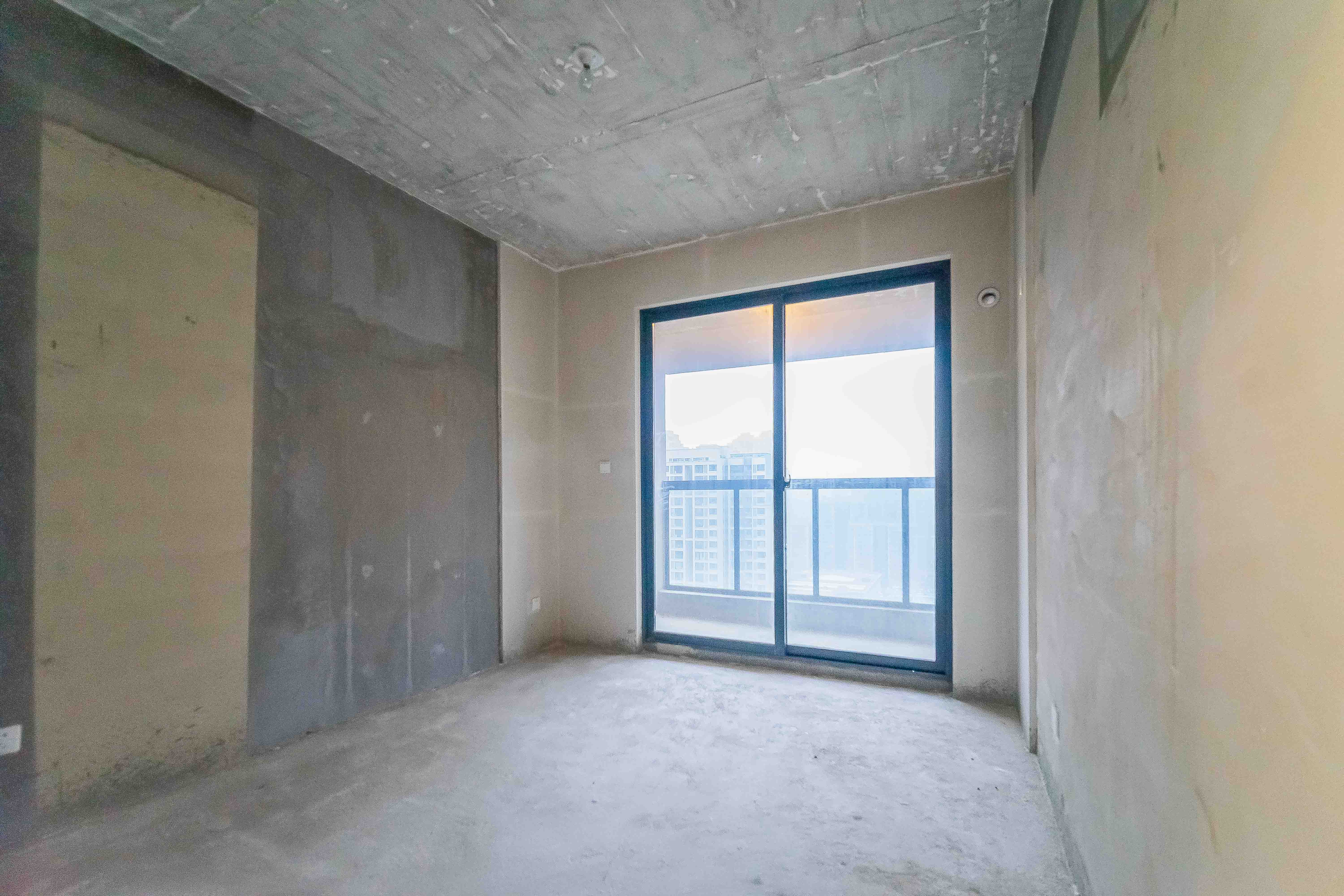 长房东旭国际  5室2厅2卫    240.0万其他