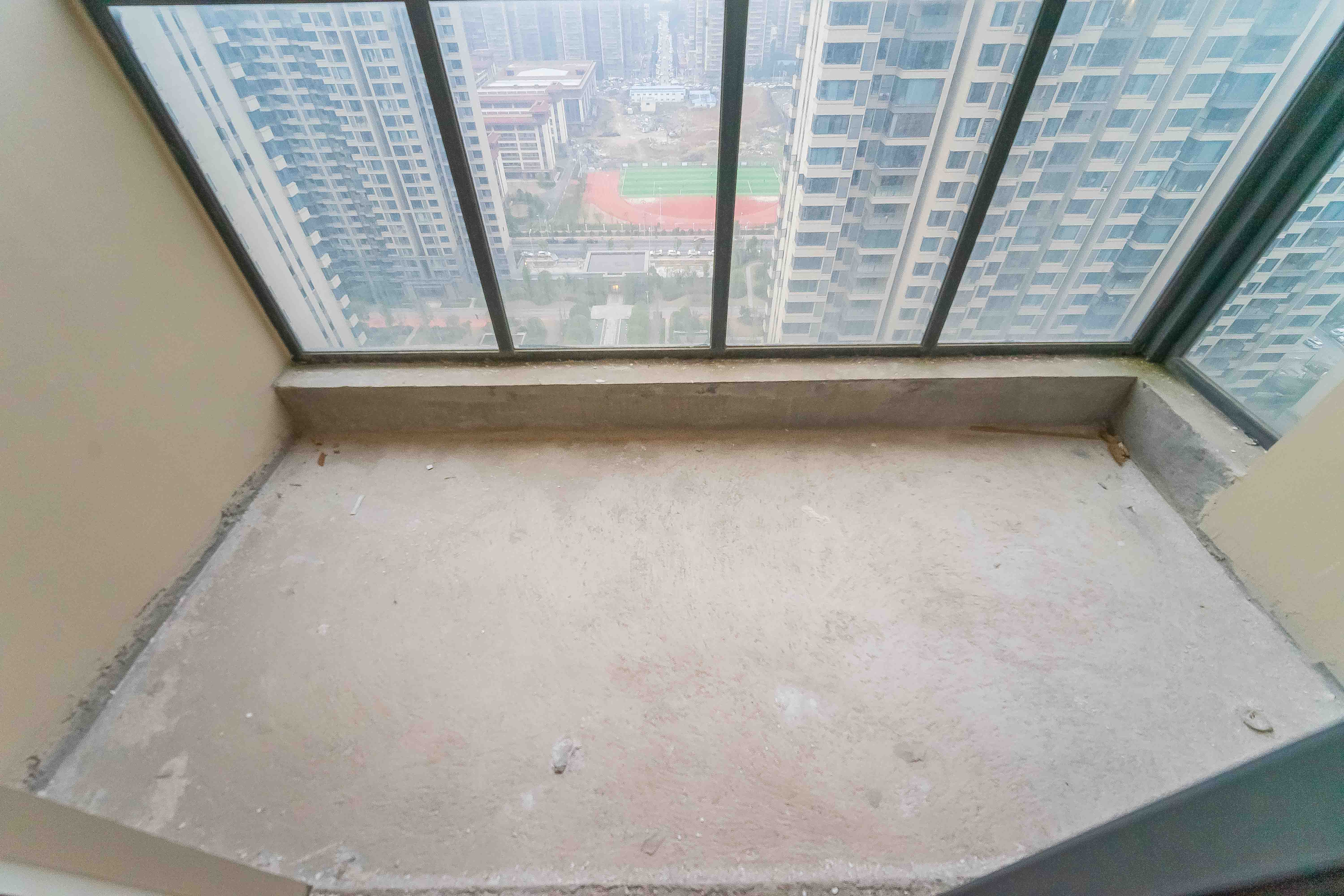 长房东旭国际  5室2厅2卫    240.0万其他