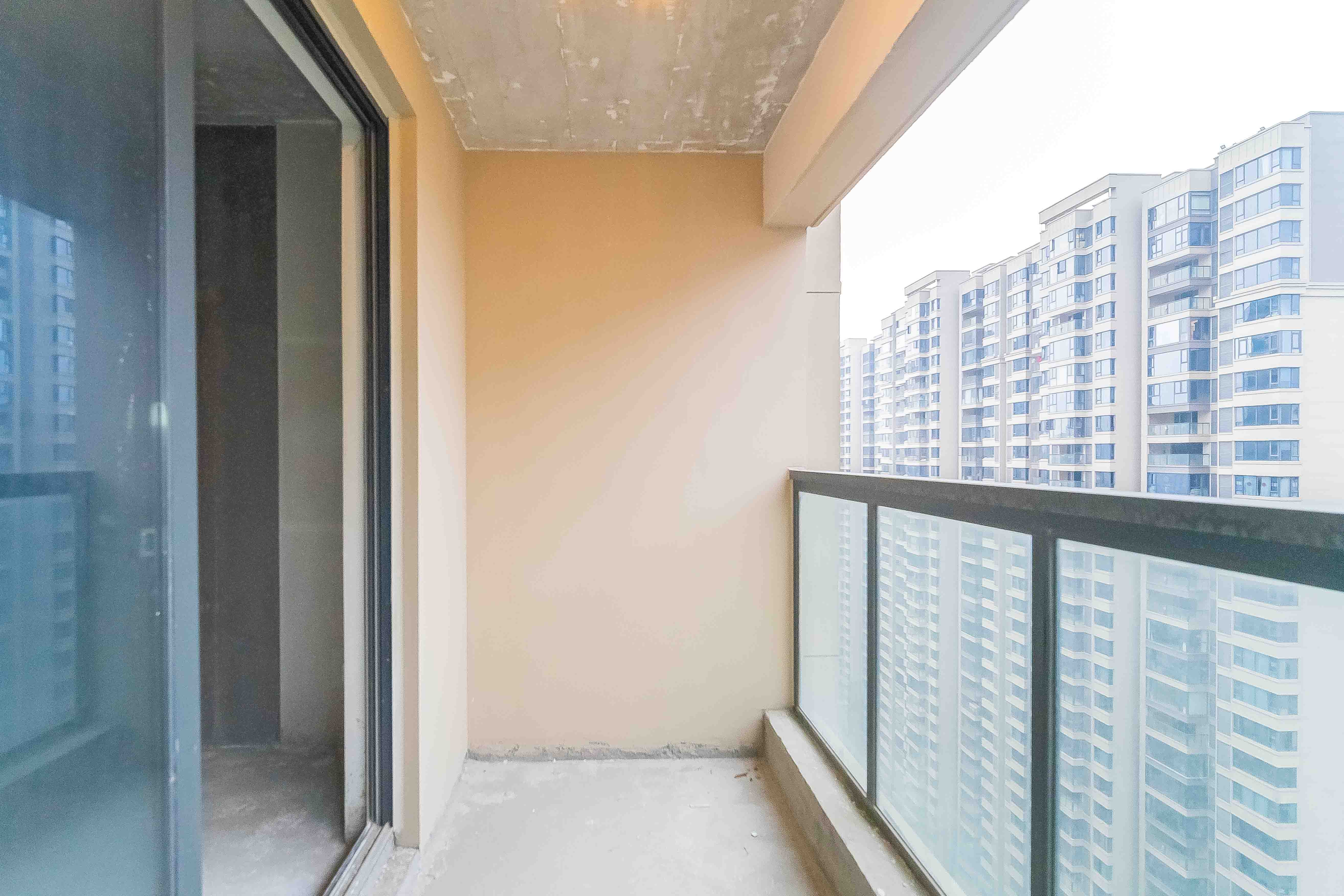 长房东旭国际  5室2厅2卫    240.0万其他