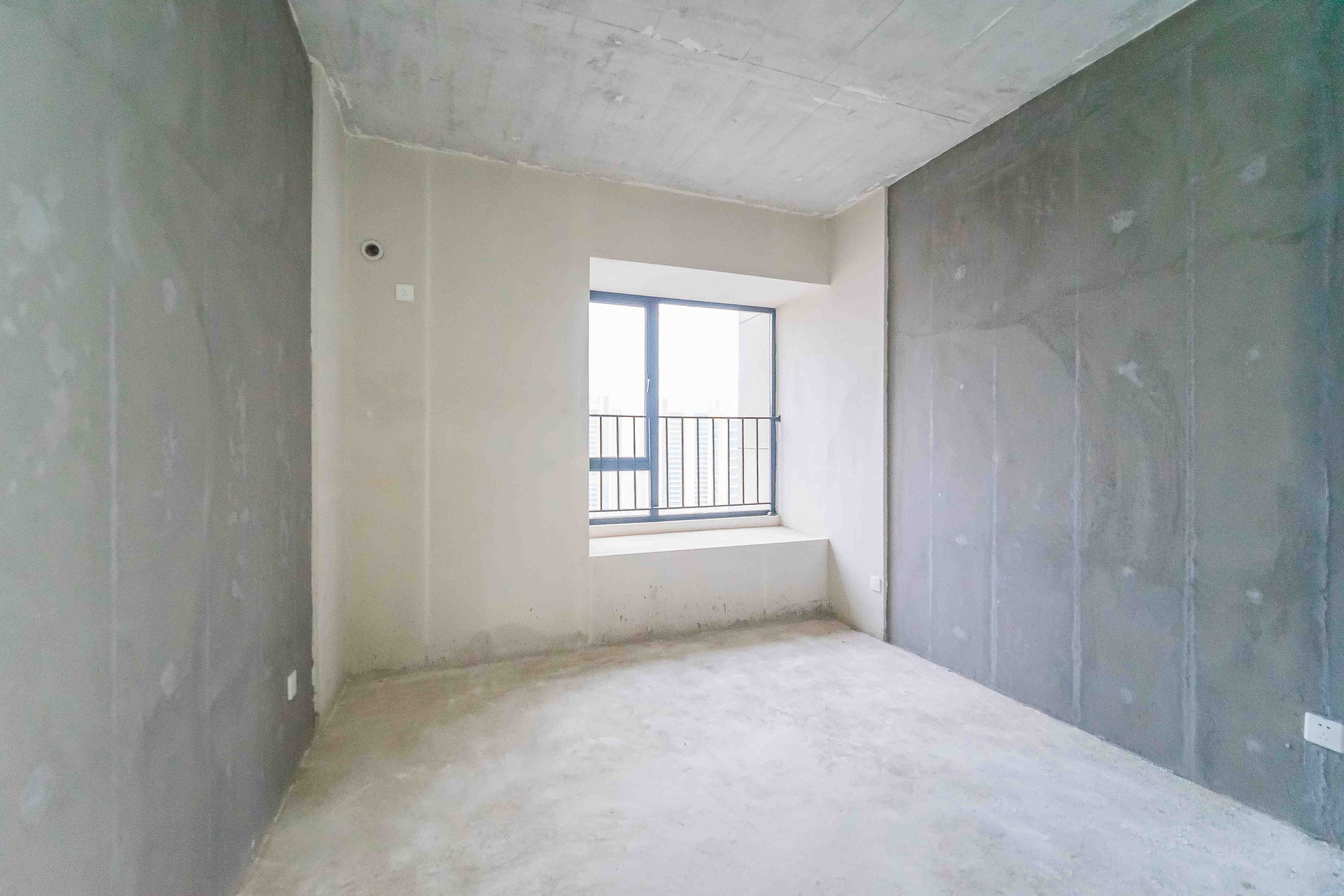 长房东旭国际  5室2厅2卫    240.0万其他