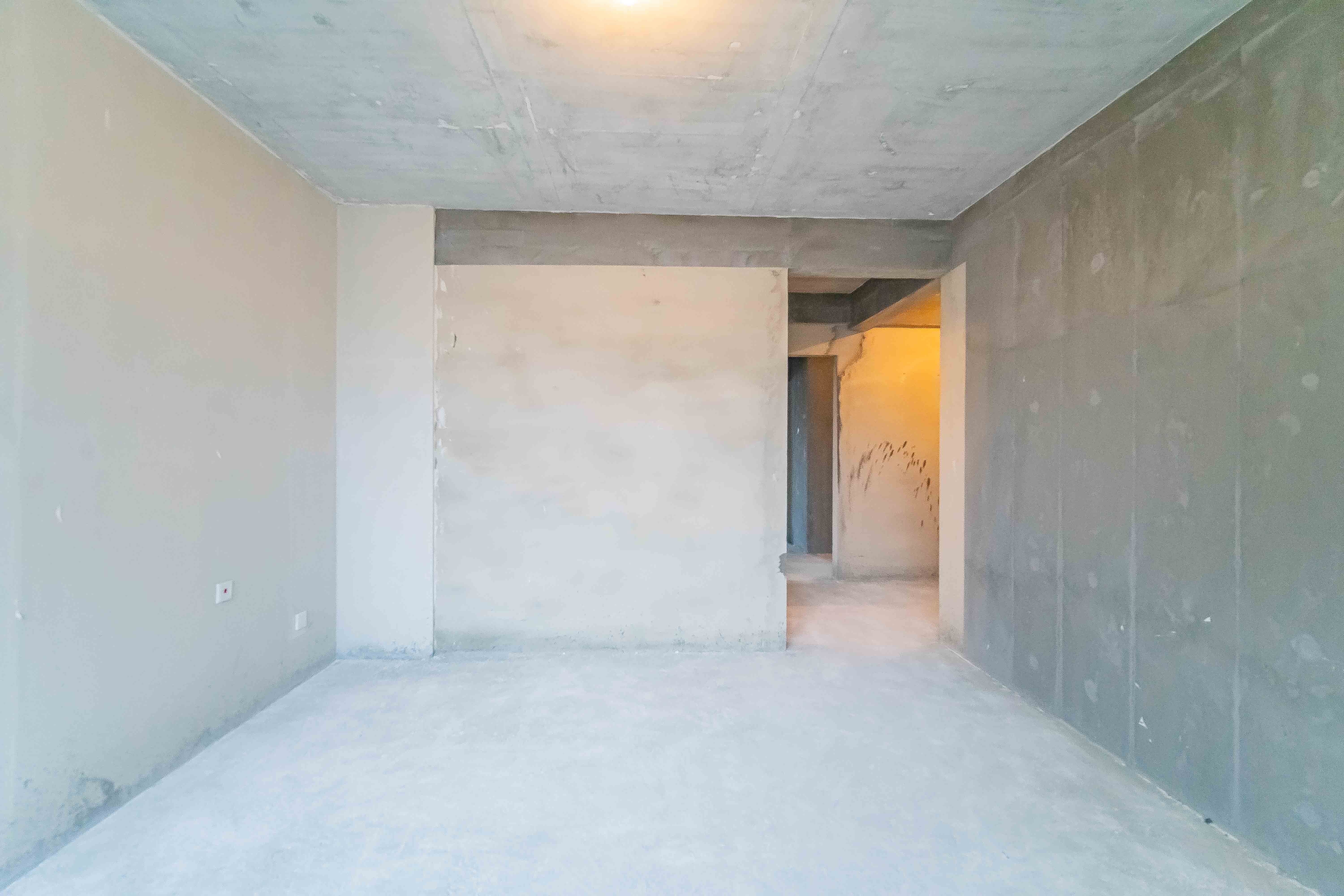 长房东旭国际  5室2厅2卫    240.0万其他