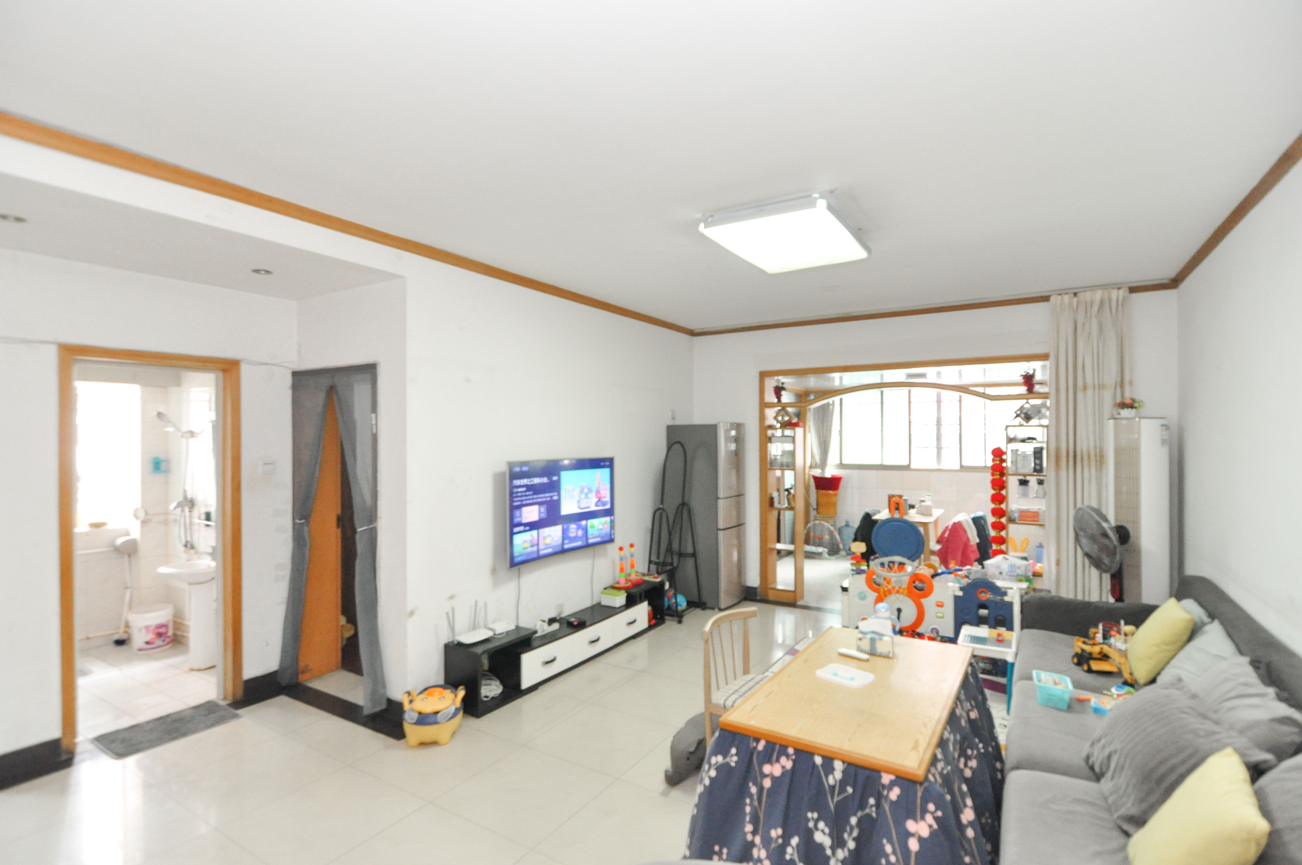 金盛园  3室2厅1卫   66.00万客厅