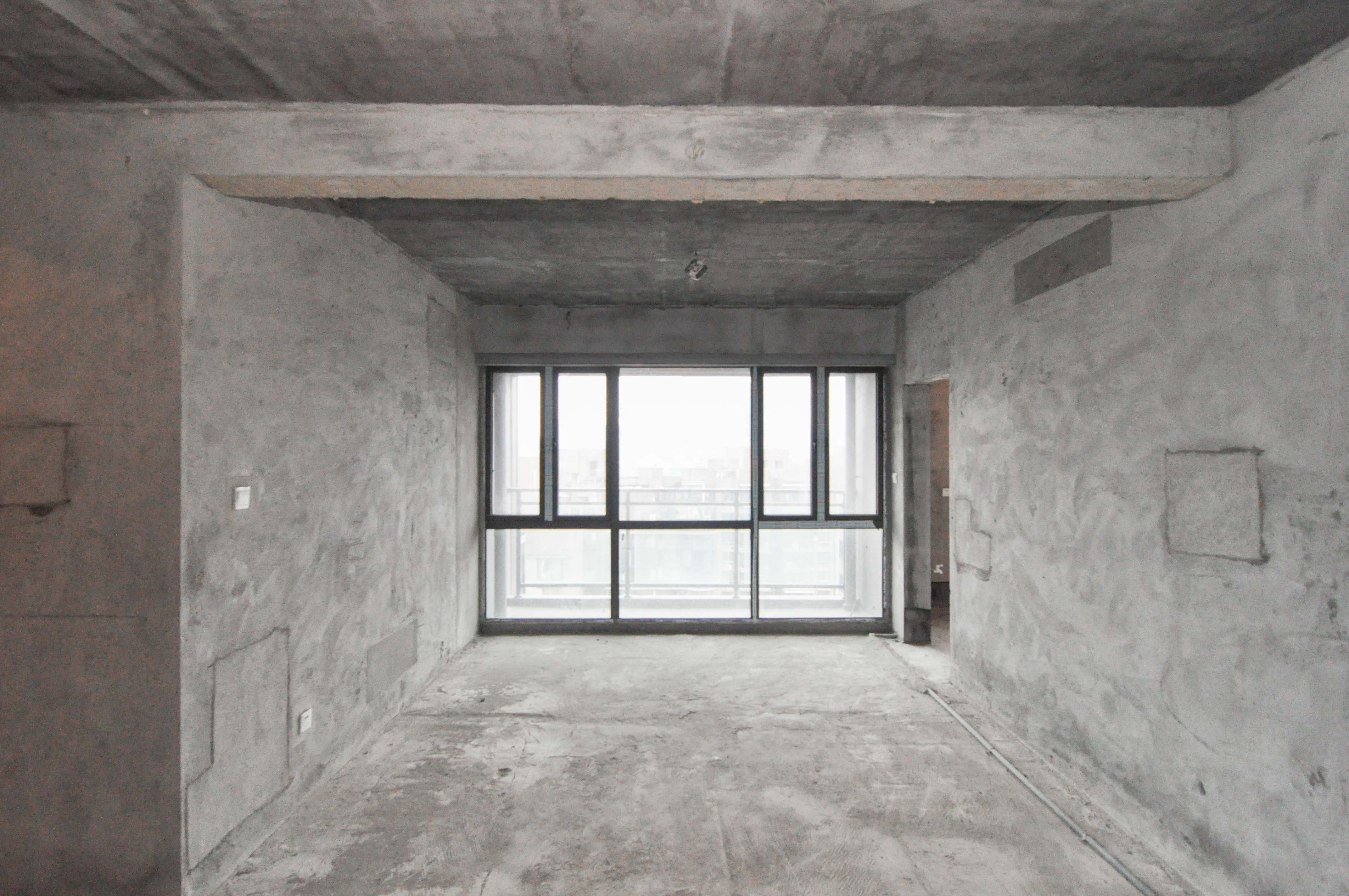 恩瑞御西湖 4室2厅2卫 245.0万 恩瑞御西湖 4室2厅2卫 245.0万客厅