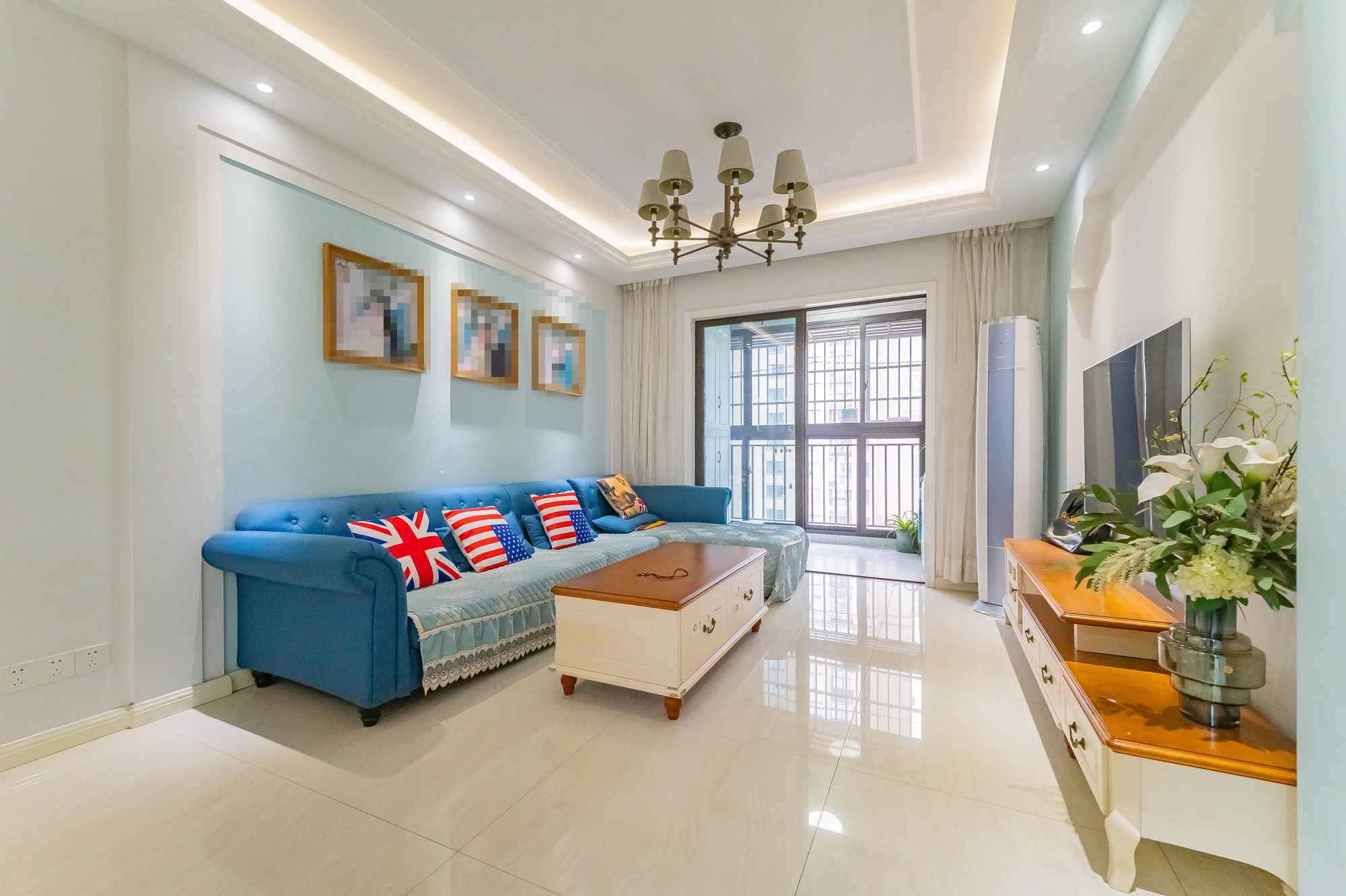 华润置地广场一期  3室2厅1卫    79.0万客厅