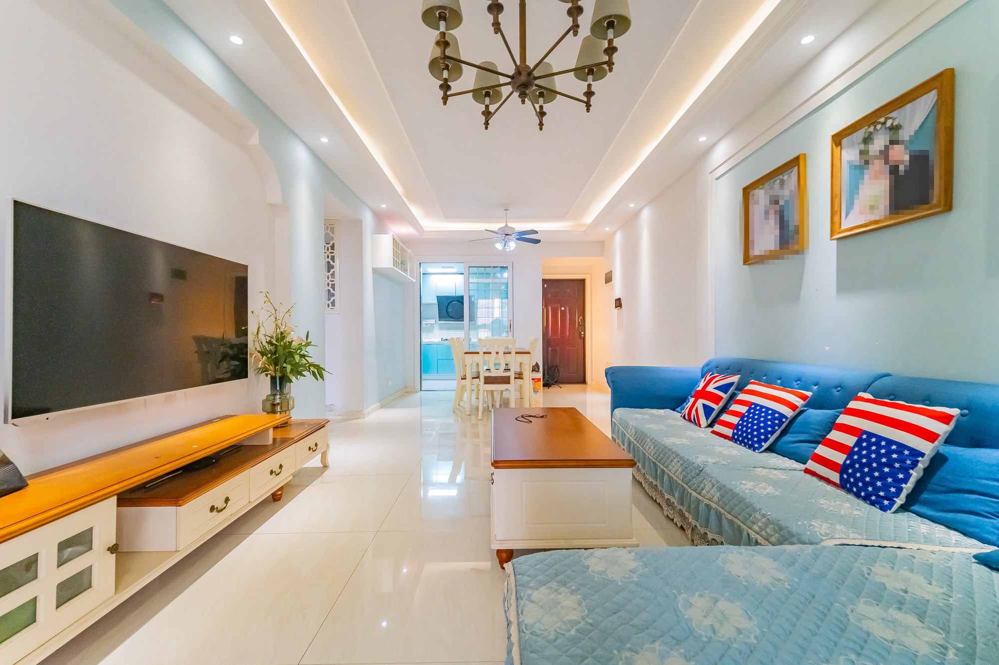 华润置地广场一期  3室2厅1卫    79.0万客厅