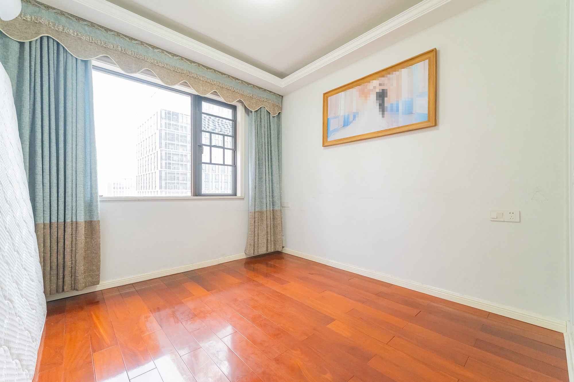 华润置地广场一期  3室2厅1卫    79.0万卧室