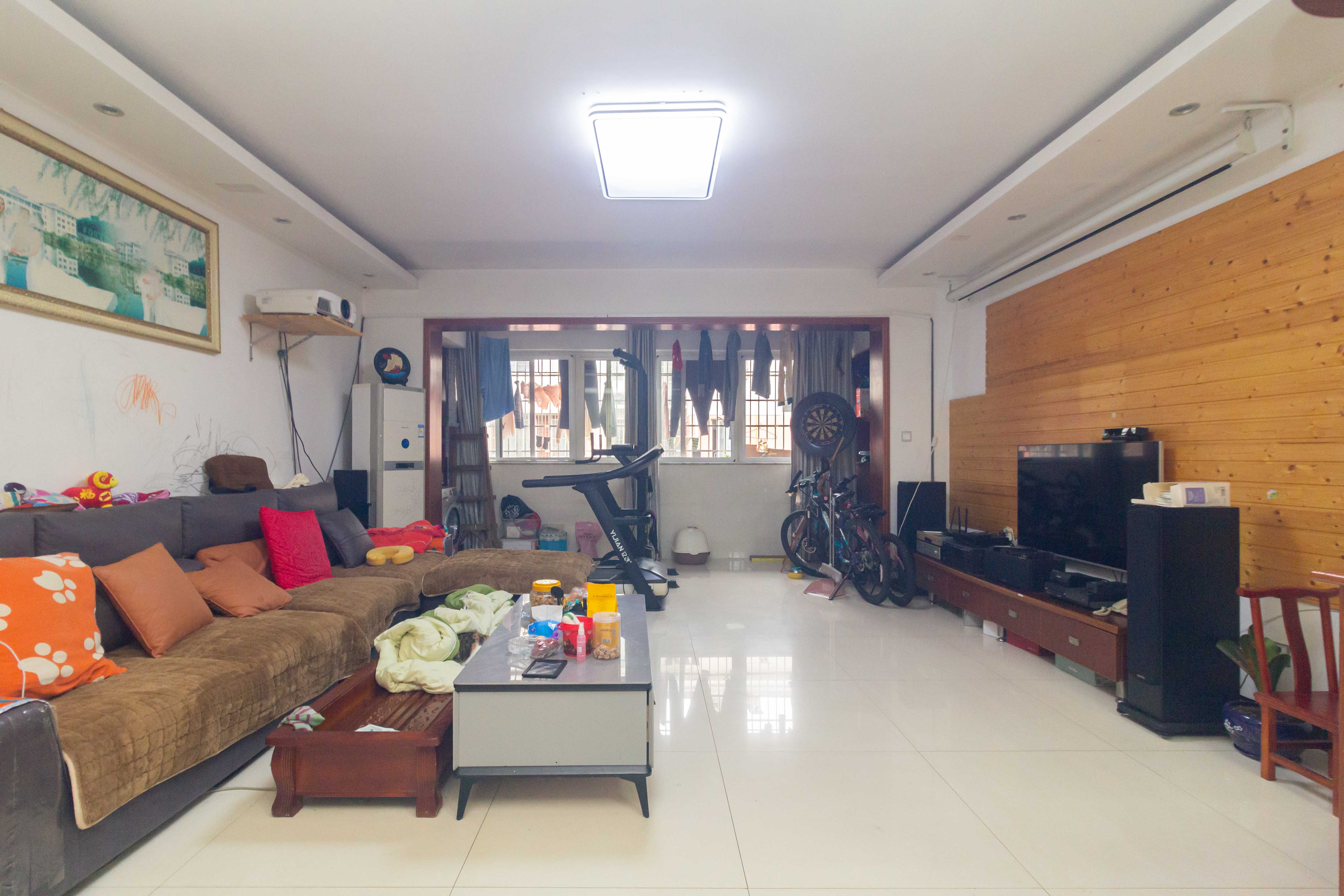 紫东苑(星沙) 3室2厅2卫 45.0万 紫东苑(星沙) 3室2厅2卫 45.0万客厅