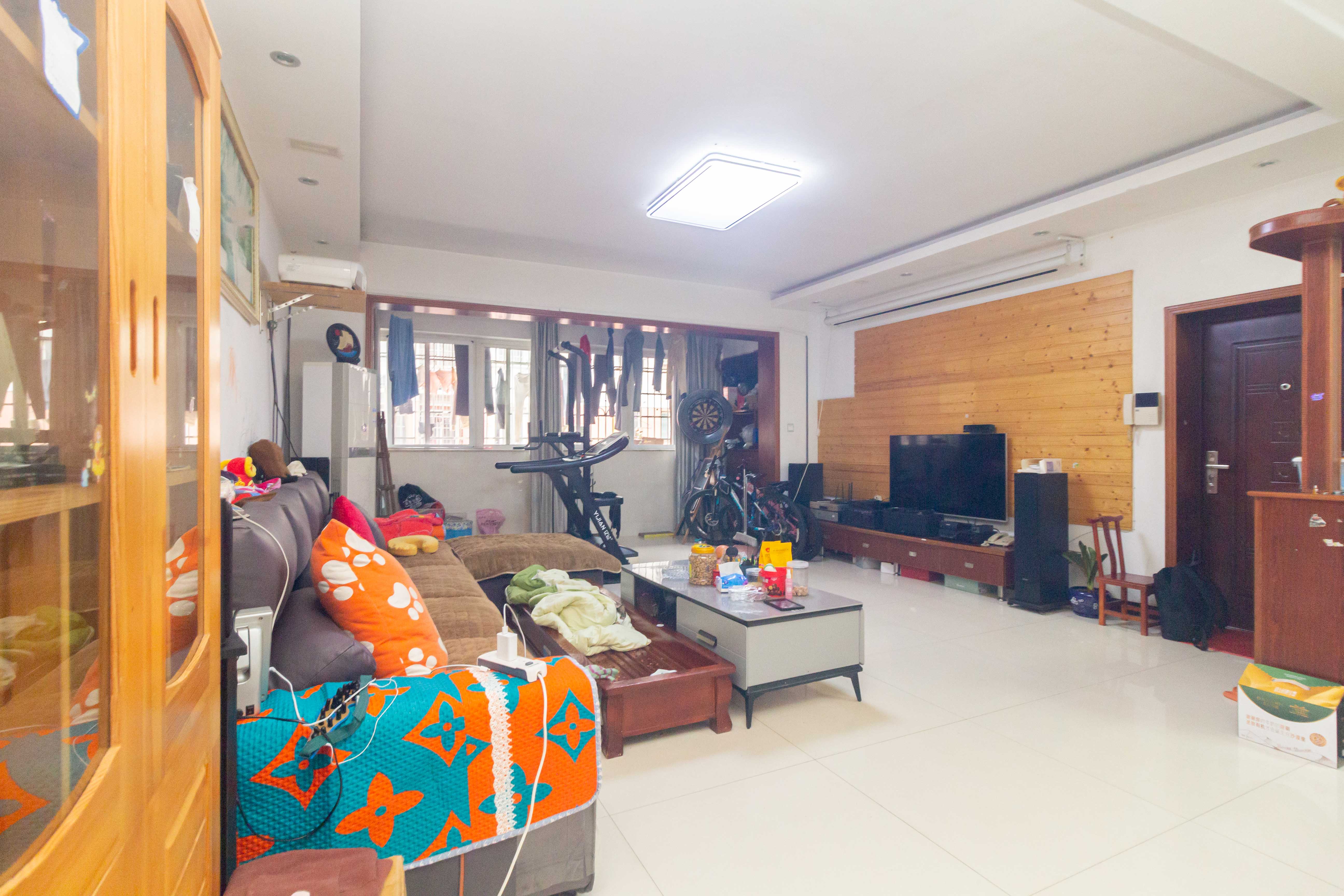 紫东苑(星沙) 3室2厅2卫 45.0万 紫东苑(星沙) 3室2厅2卫 45.0万客厅