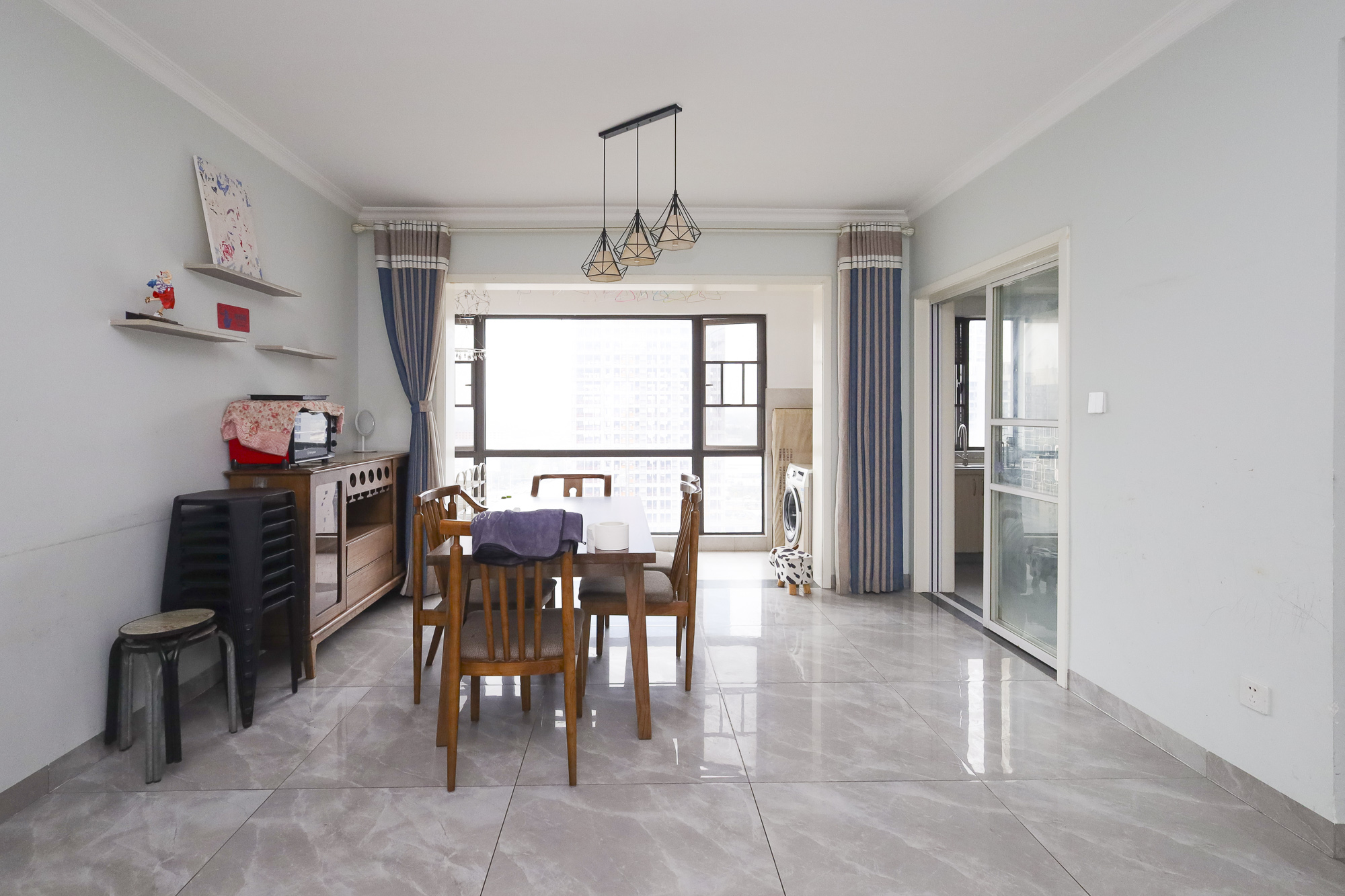 美来美城市广场 4室2厅2卫 95.0万 美来美城市广场 4室2厅2卫 95.0万客厅