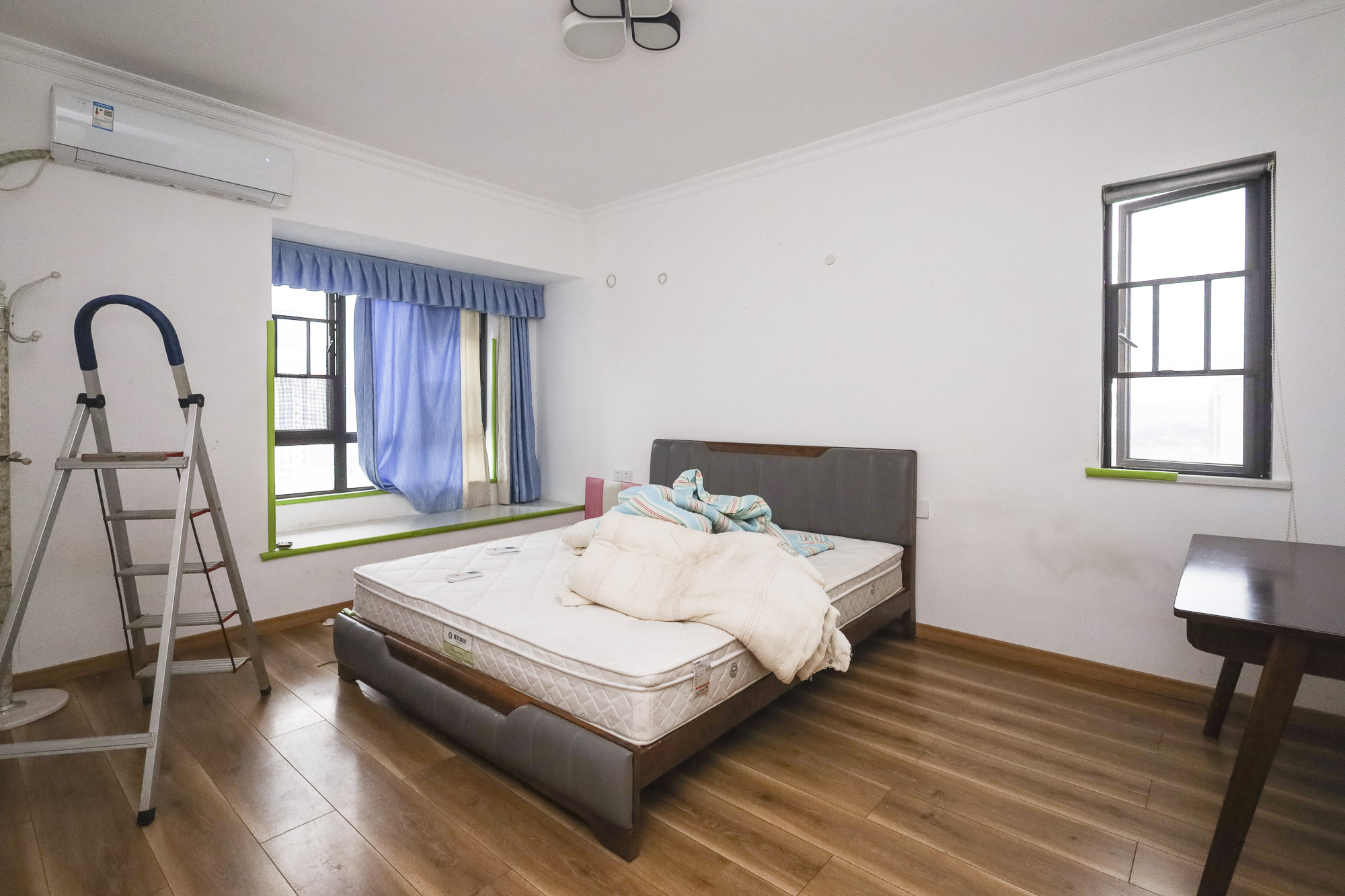 美来美城市广场 4室2厅2卫 95.0万 美来美城市广场 4室2厅2卫 95.0万卧室